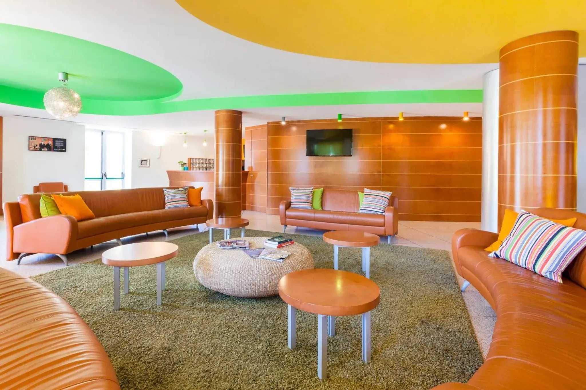 Lobby or reception in Ibis Styles Bari Giovinazzo Lobby or reception in Ibis Styles Bari Giovinazzo