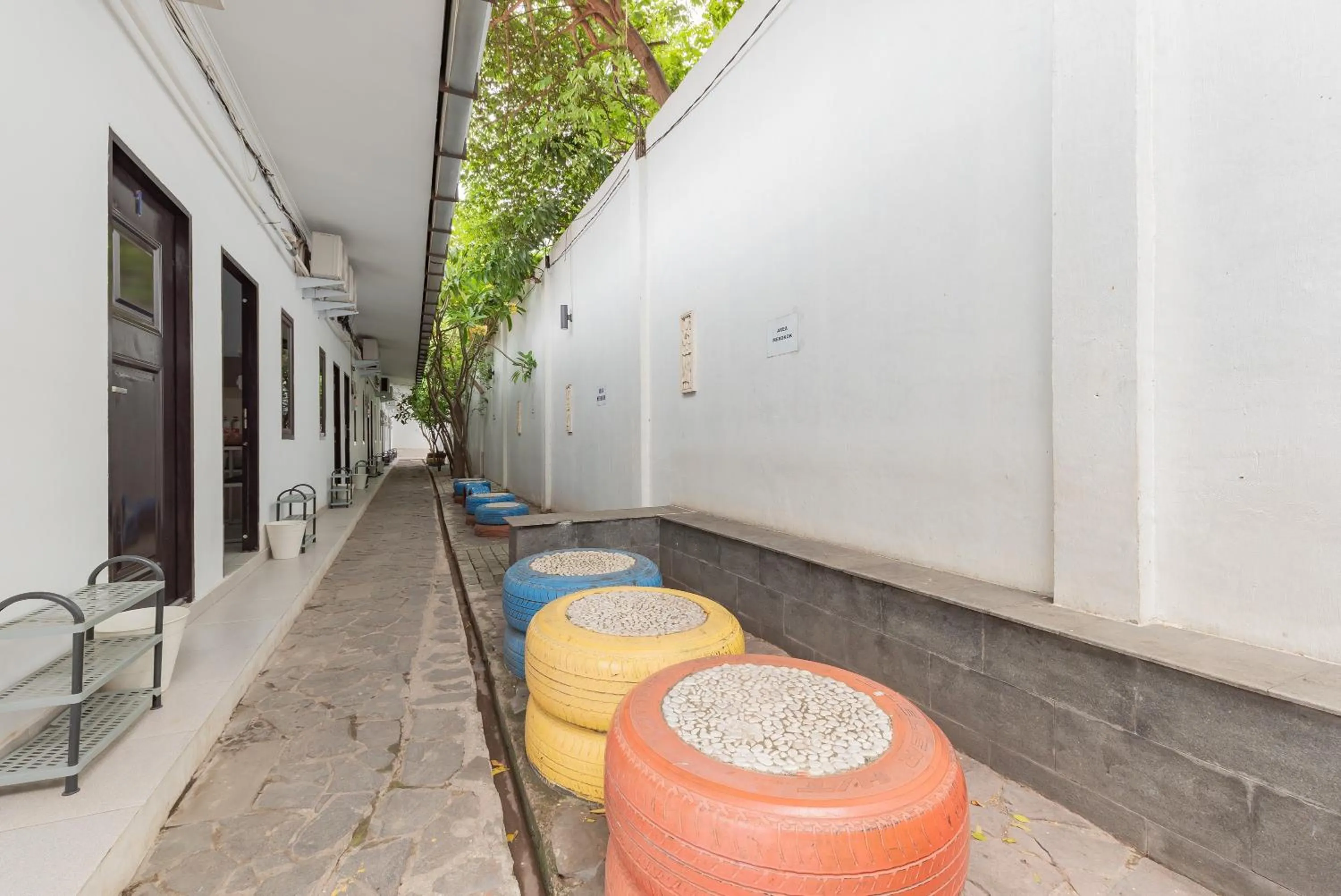 Property building in RedDoorz at Jalan Otista Karawang