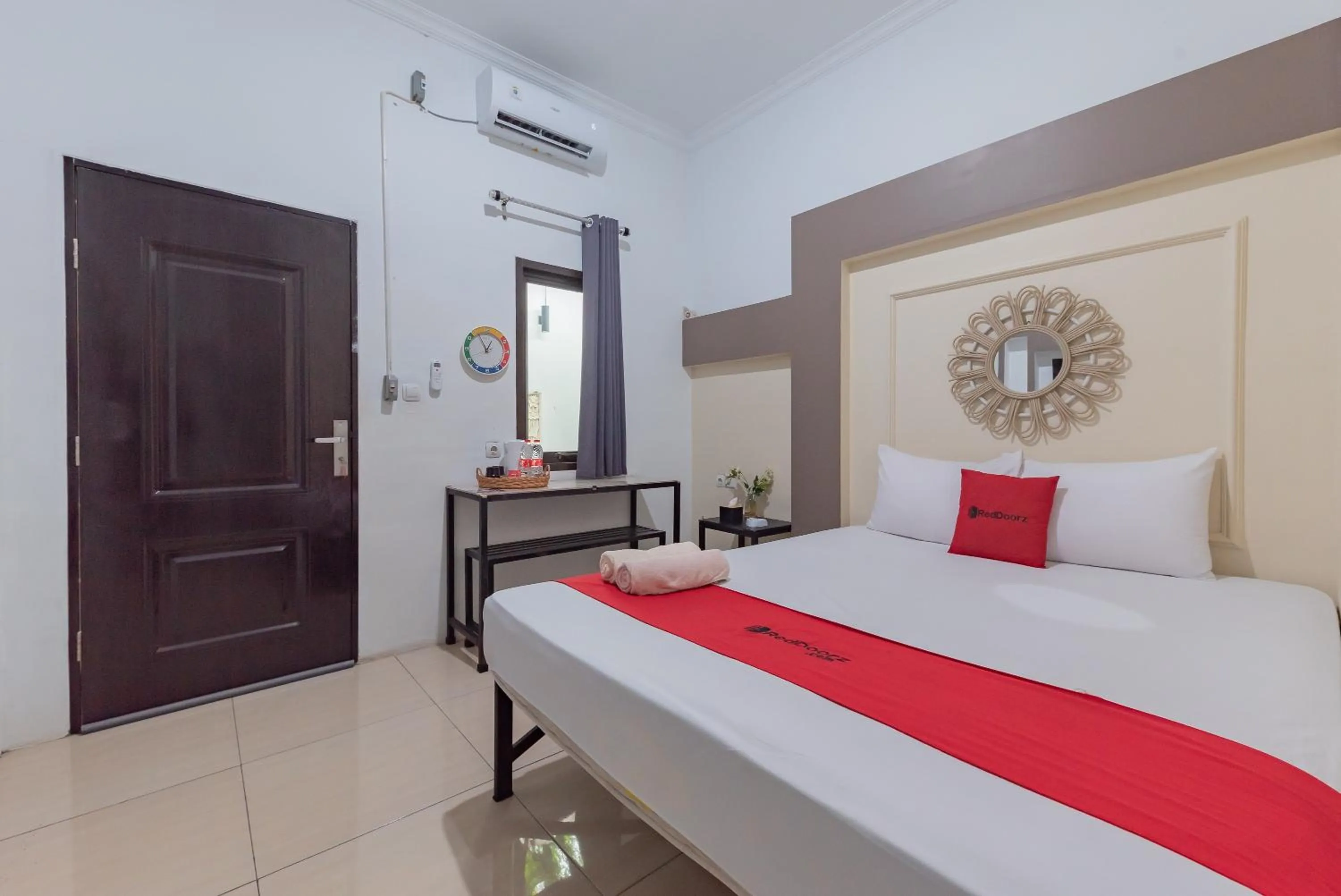 Bed in RedDoorz at Jalan Otista Karawang
