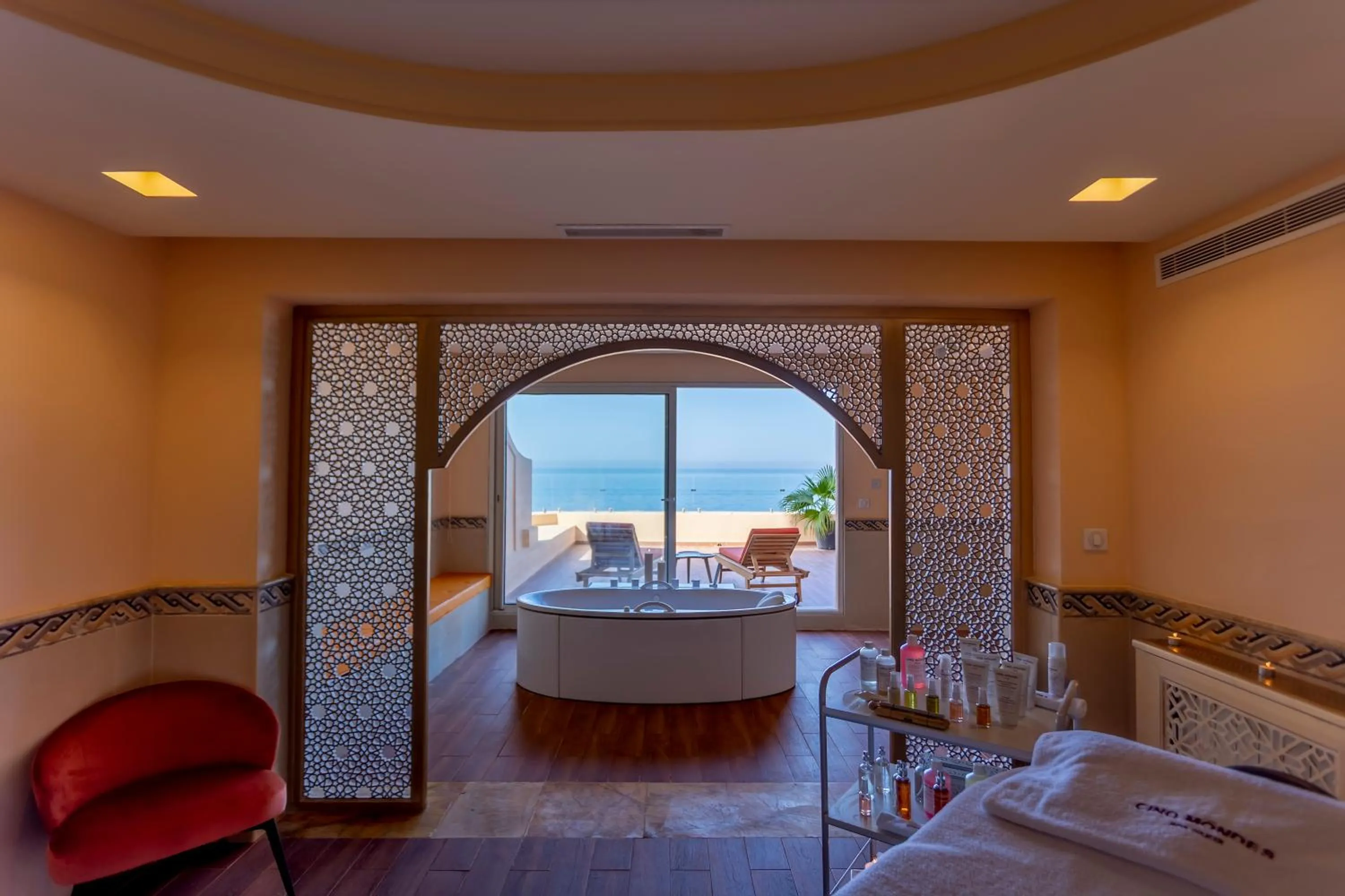 Spa and wellness centre/facilities, Bed in Royal Tulip Korbous Bay Thalasso & Springs