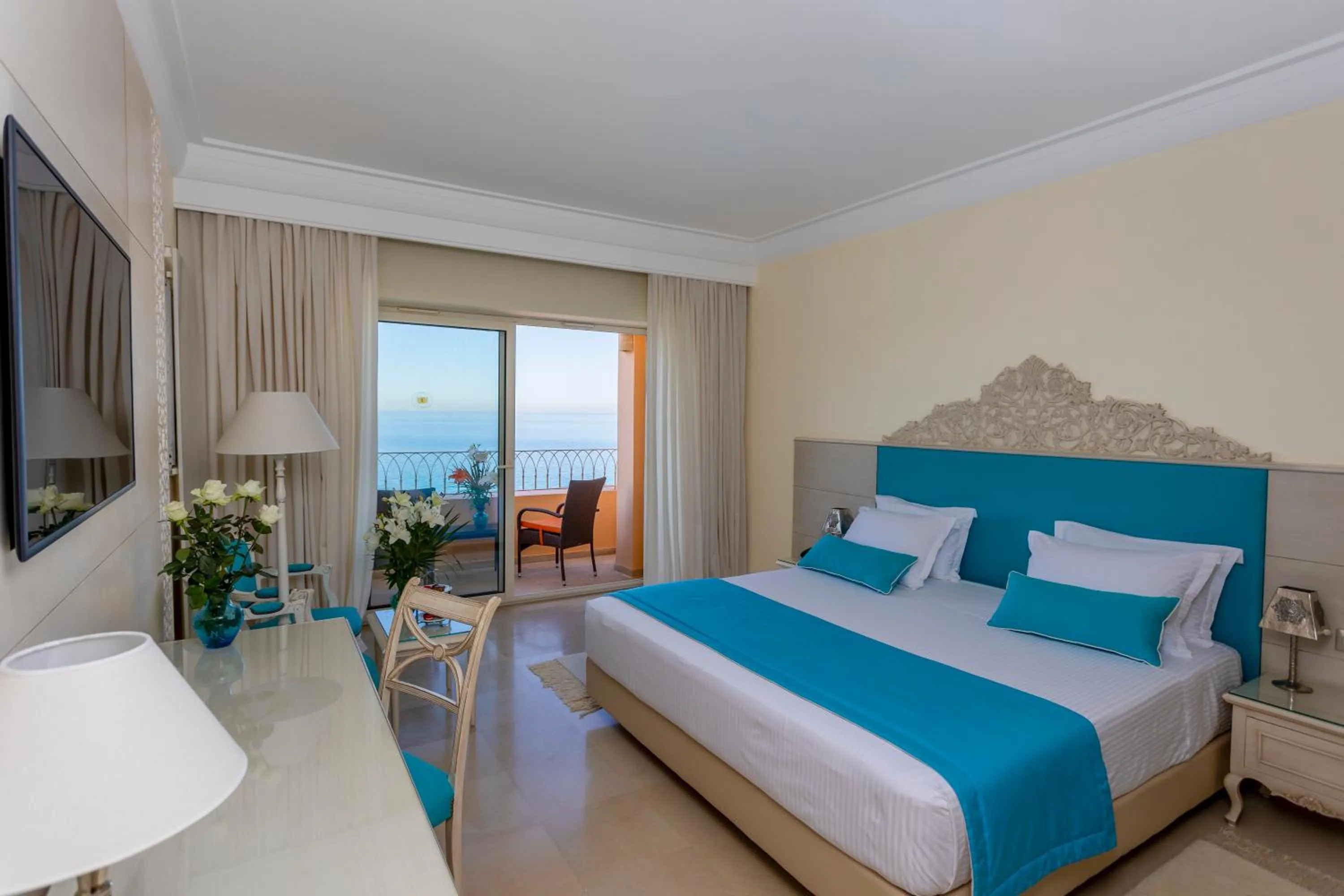 Bedroom, Bed in Royal Tulip Korbous Bay Thalasso & Springs