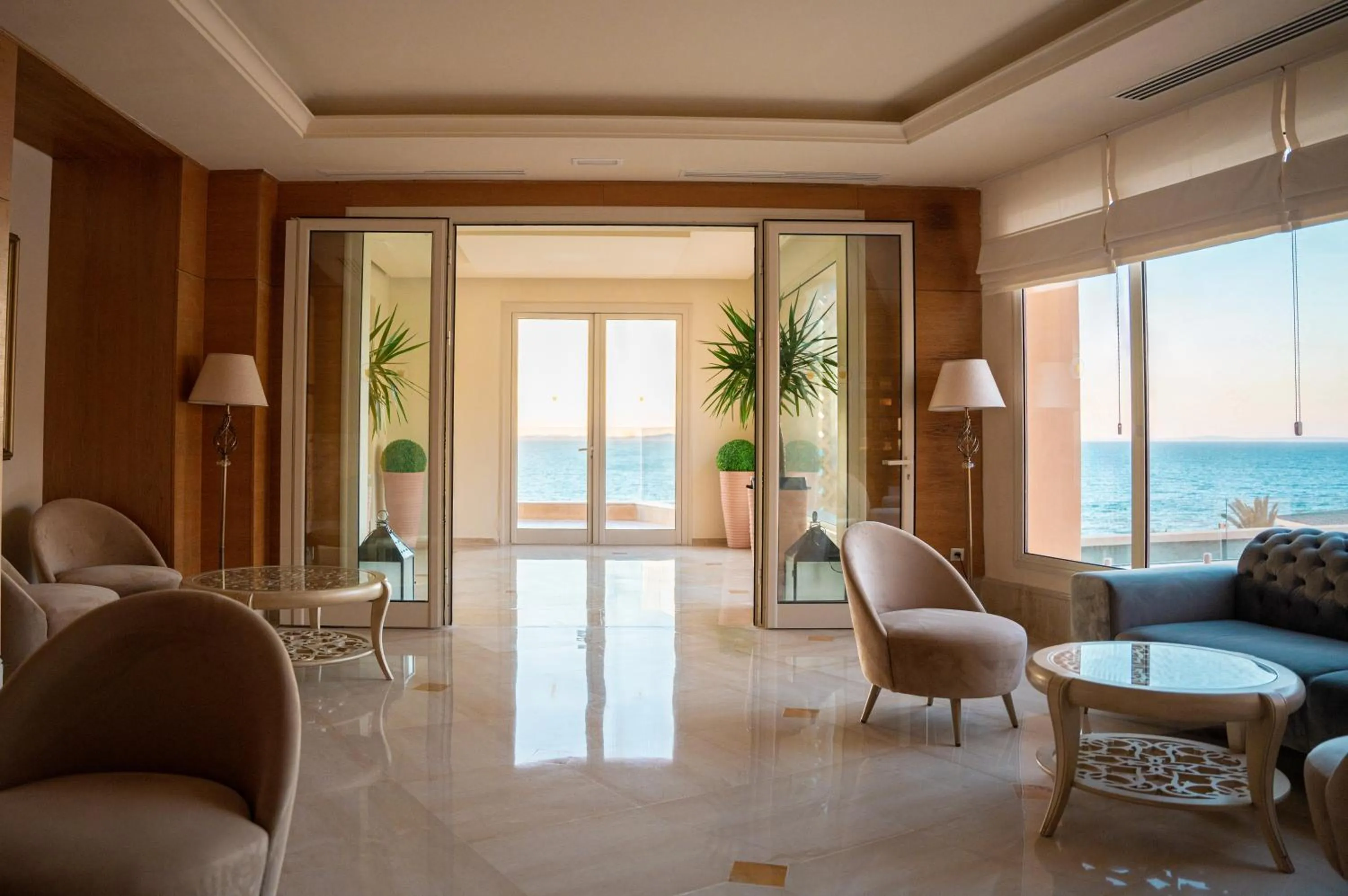 Lounge or bar in Royal Tulip Korbous Bay Thalasso & Springs