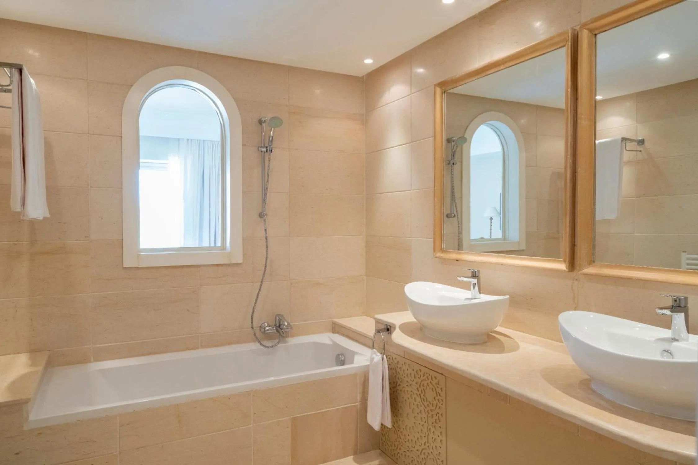 Bathroom in Royal Tulip Korbous Bay Thalasso & Springs