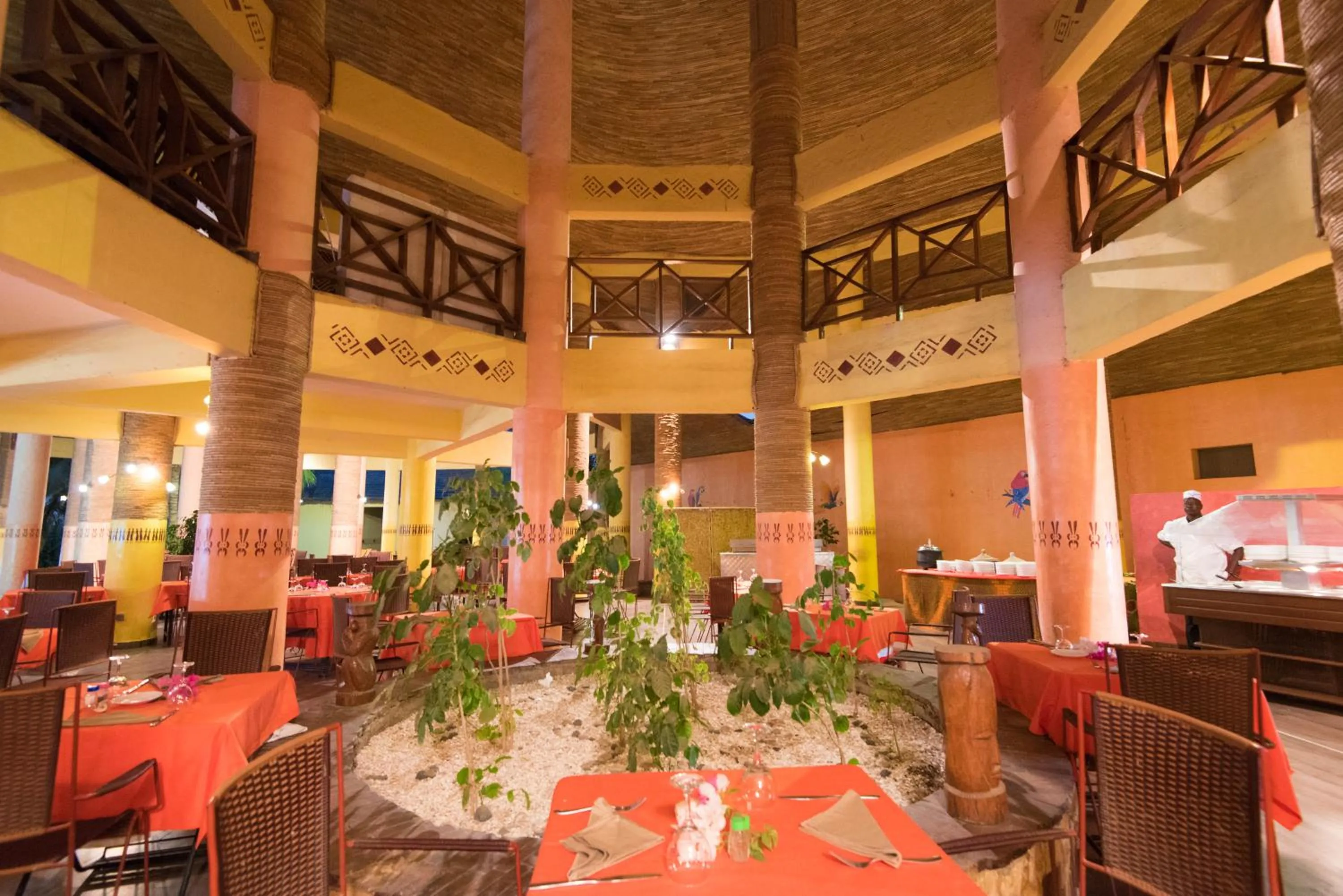 Restaurant/places to eat in Royal Saly