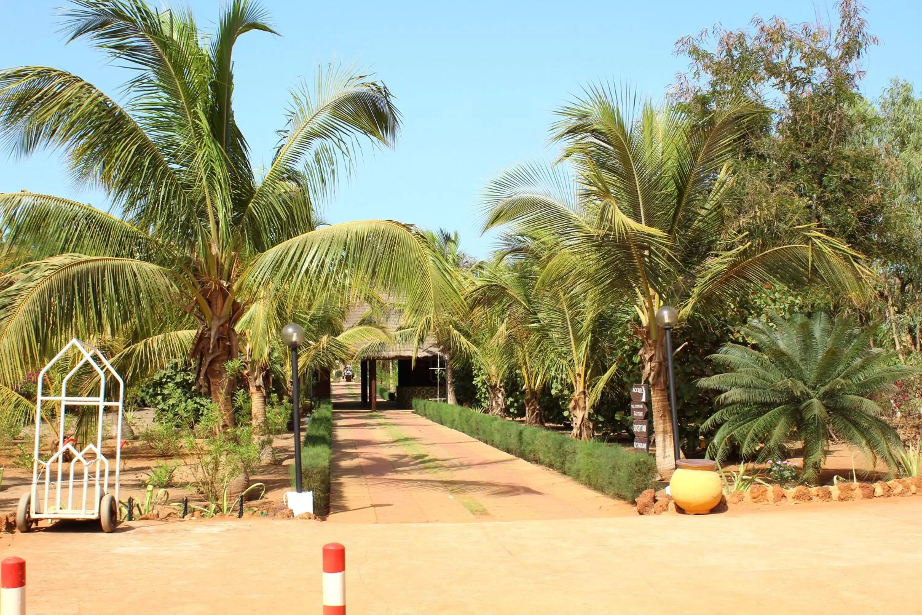 Facade/entrance in Royal Saly