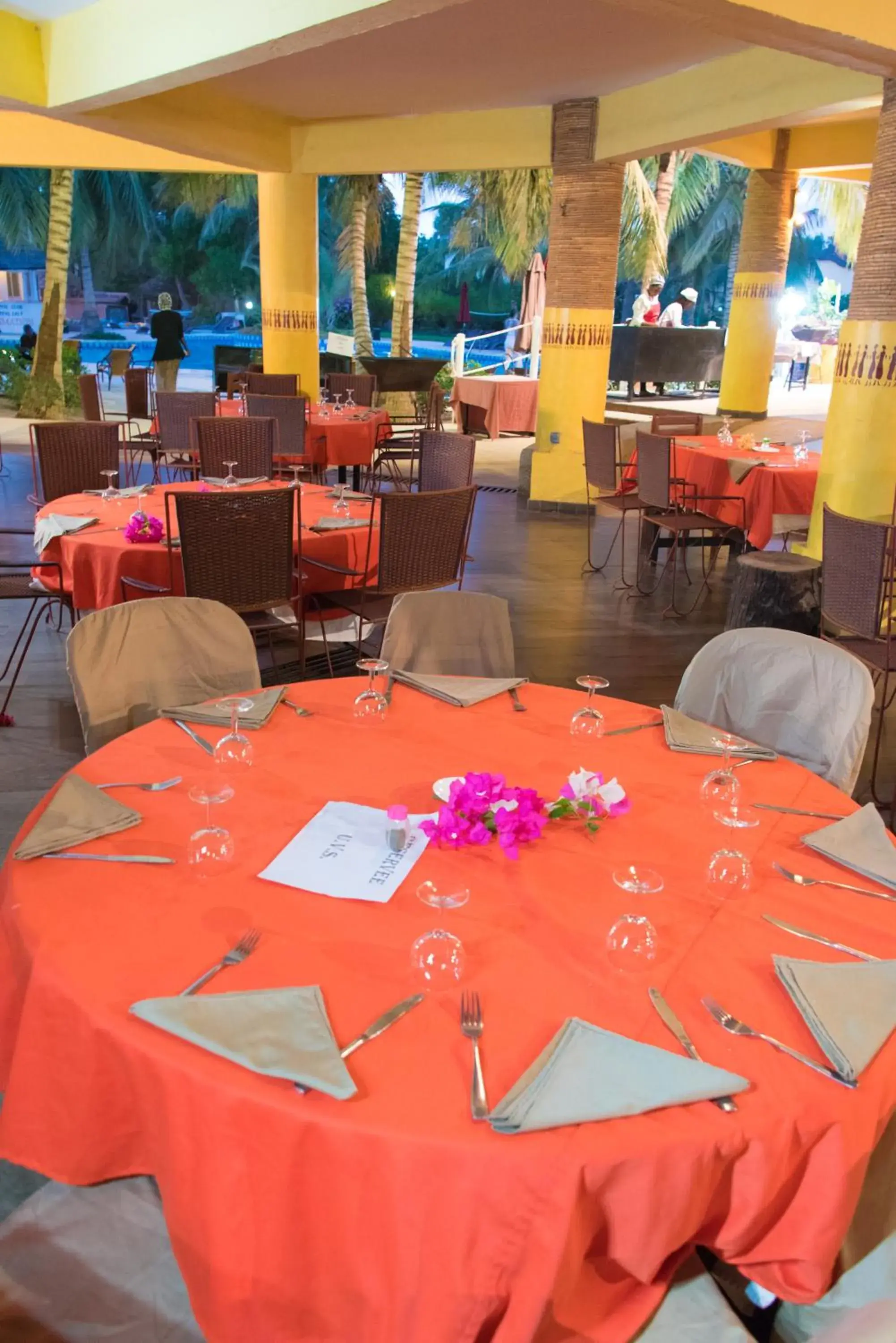 Restaurant/places to eat in Royal Saly Restaurant/places to eat in Royal Saly