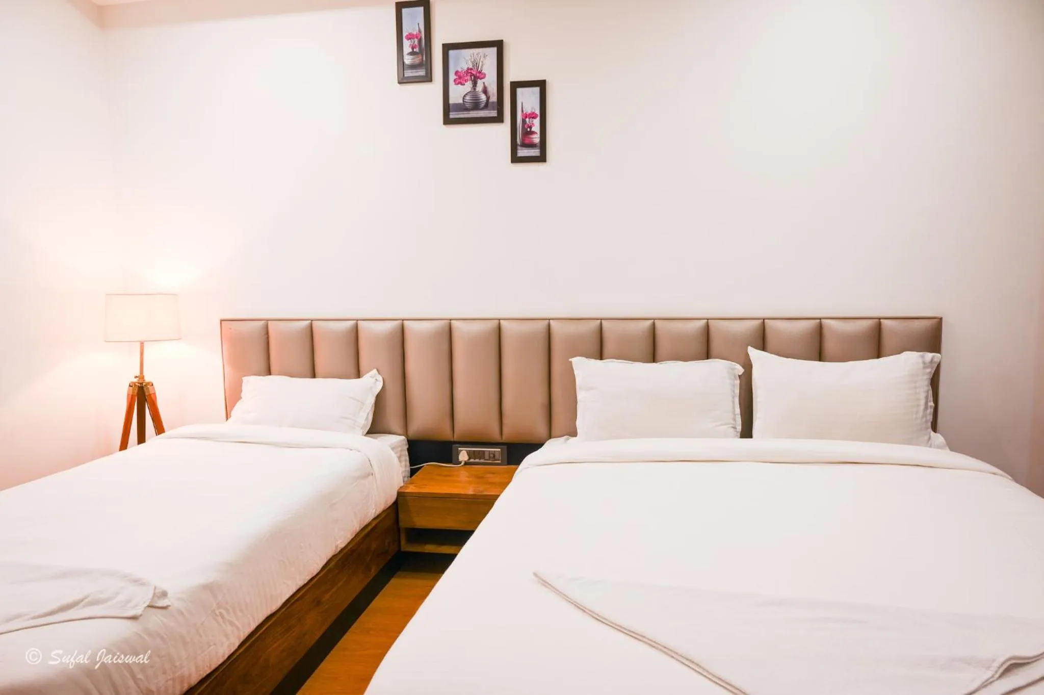 Bedroom, Bed in Sonnesta Grand