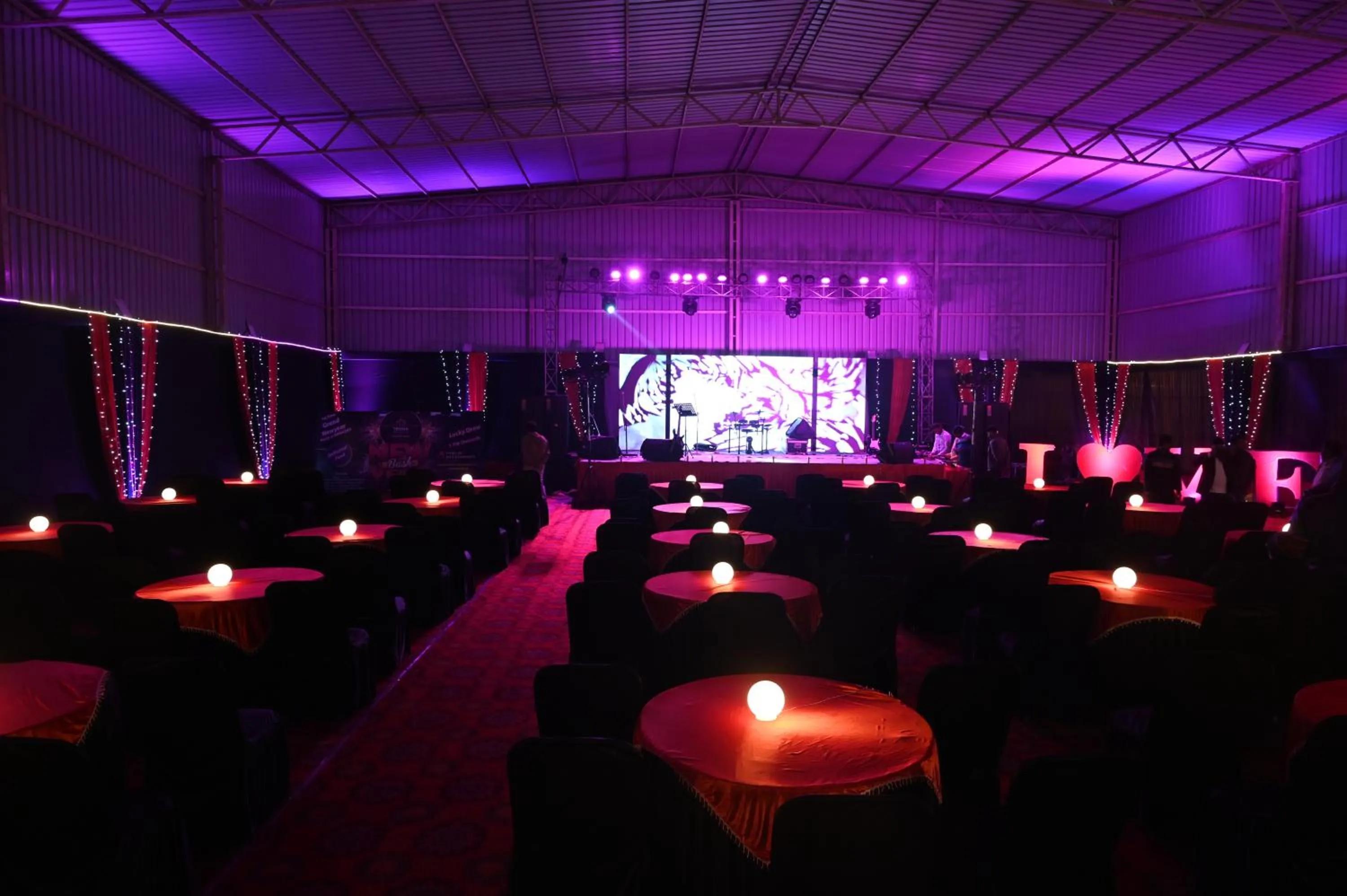 Restaurant/places to eat in Sonnesta Grand