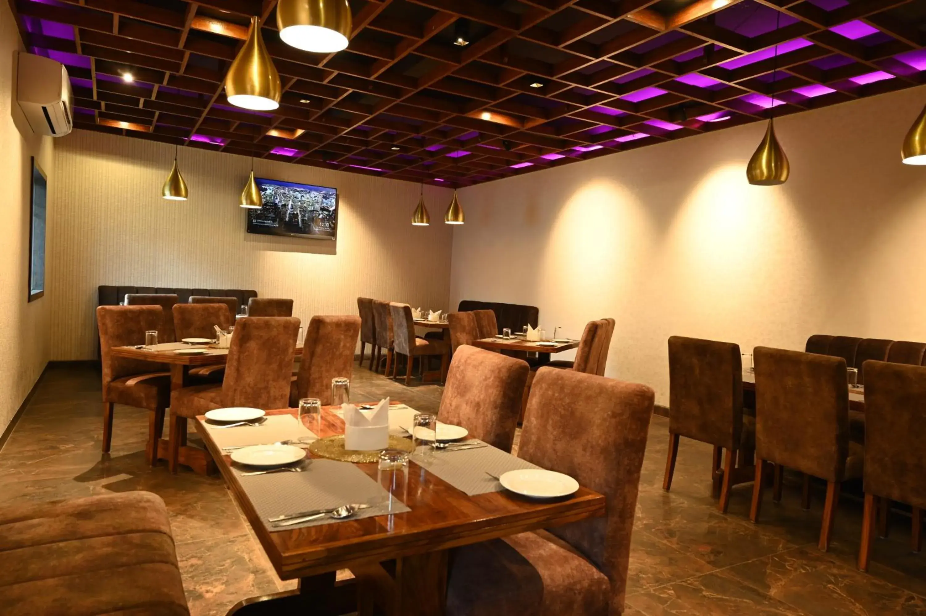 Restaurant/places to eat in Sonnesta Grand Restaurant/places to eat in Sonnesta Grand