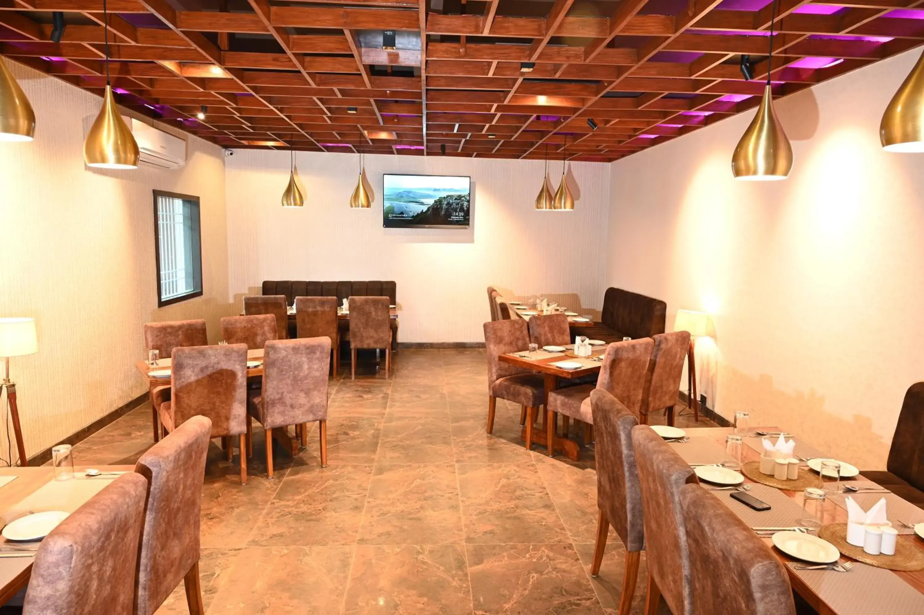 Restaurant/places to eat in Sonnesta Grand Restaurant/places to eat in Sonnesta Grand