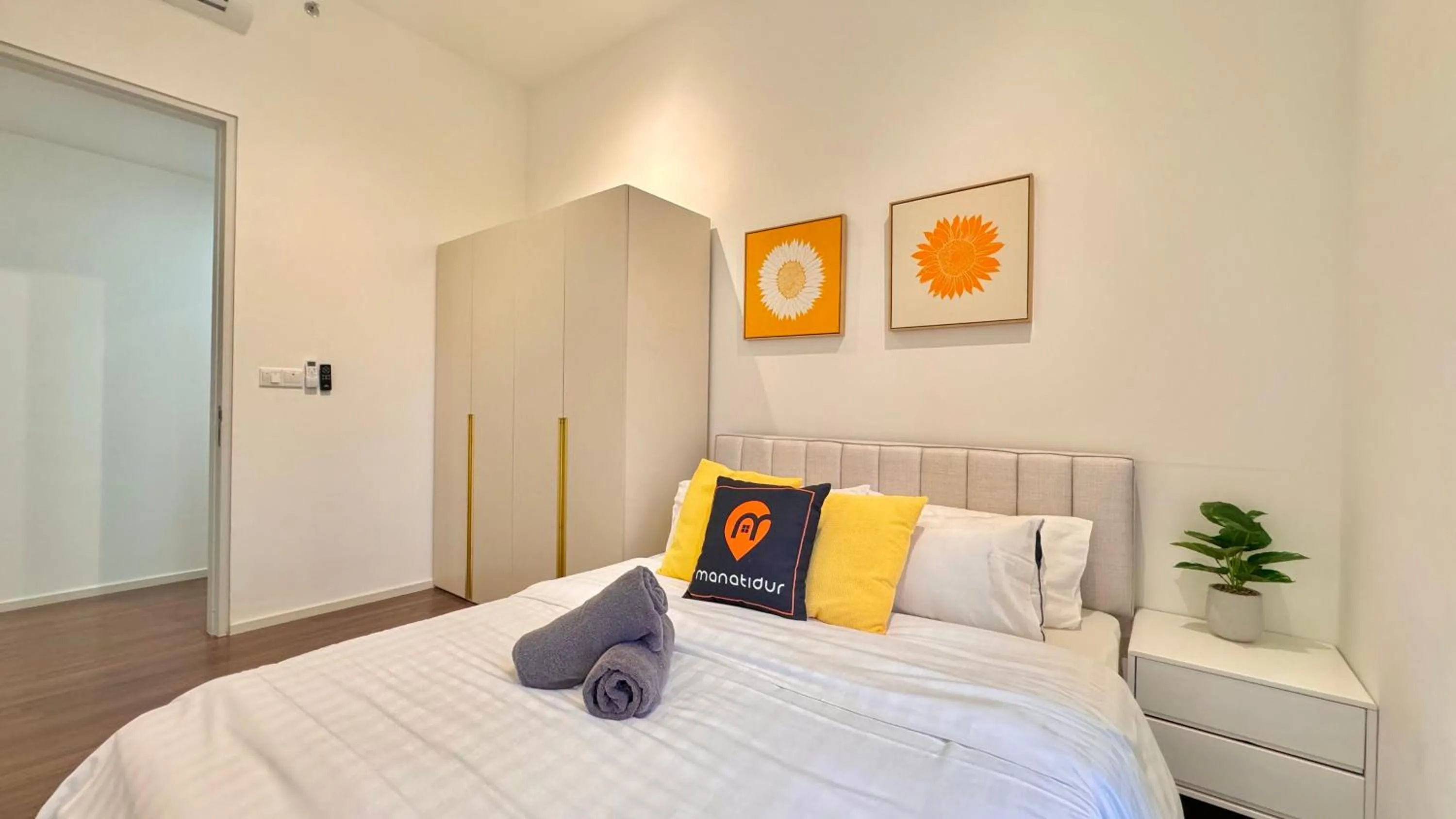 Bedroom, Bed in UNA Serviced Apartment by manatidur