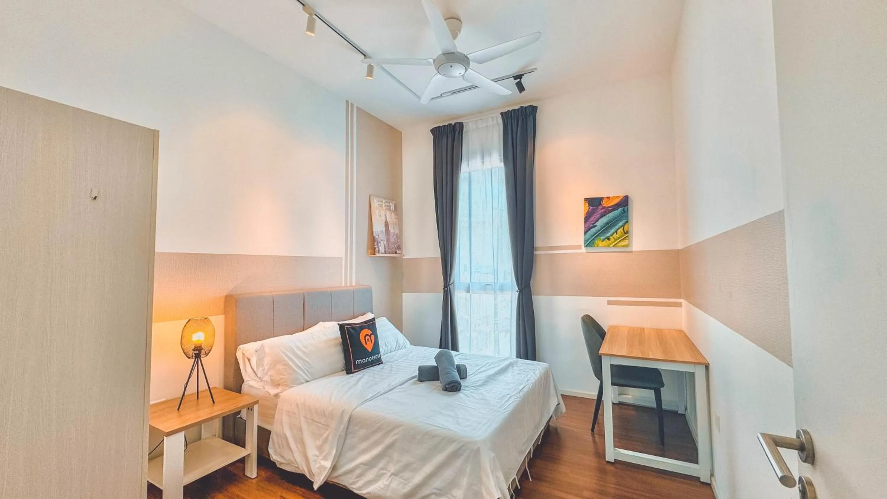 Bed in UNA Serviced Apartment by manatidur