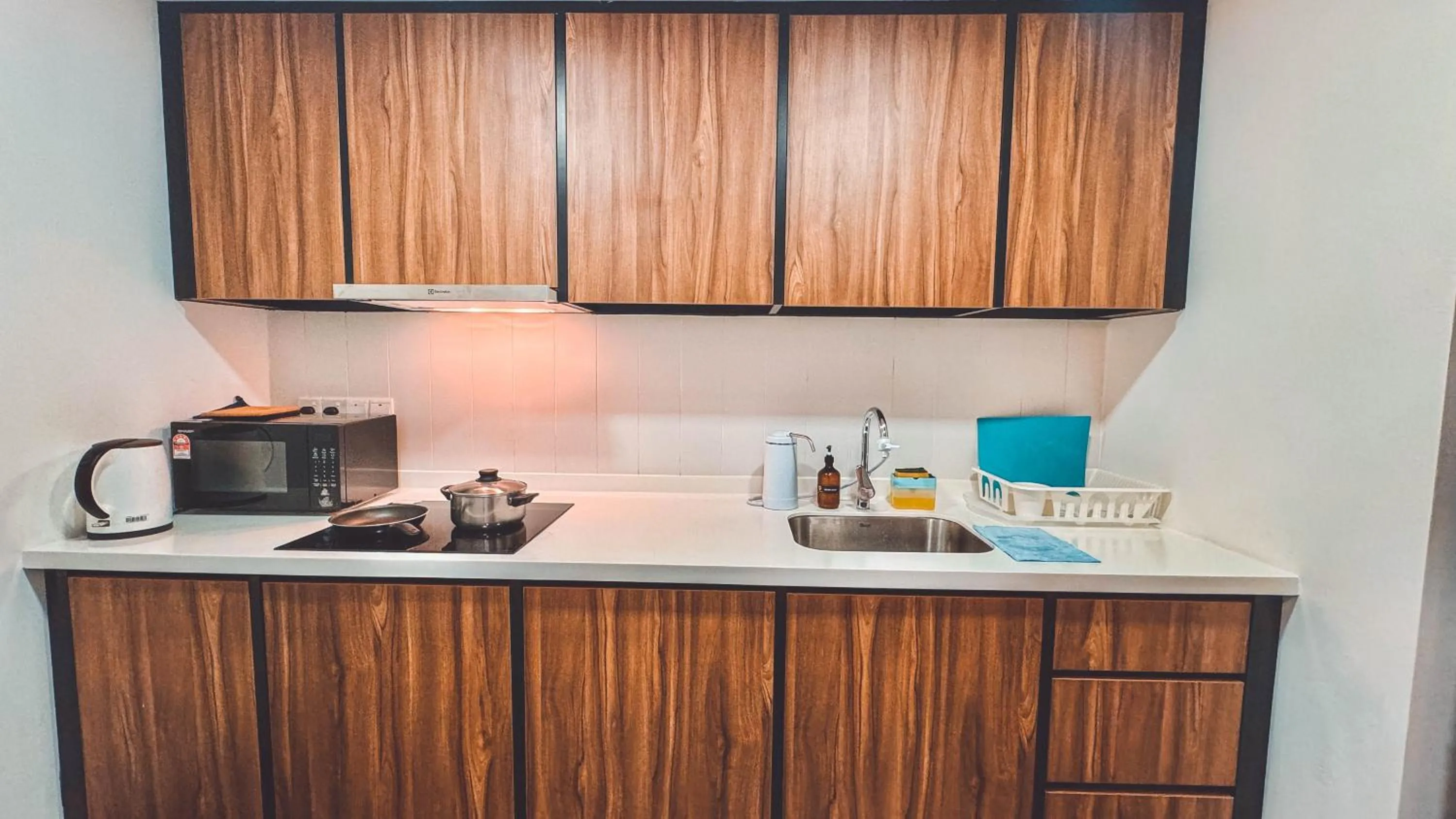 kitchen in UNA Serviced Apartment by manatidur