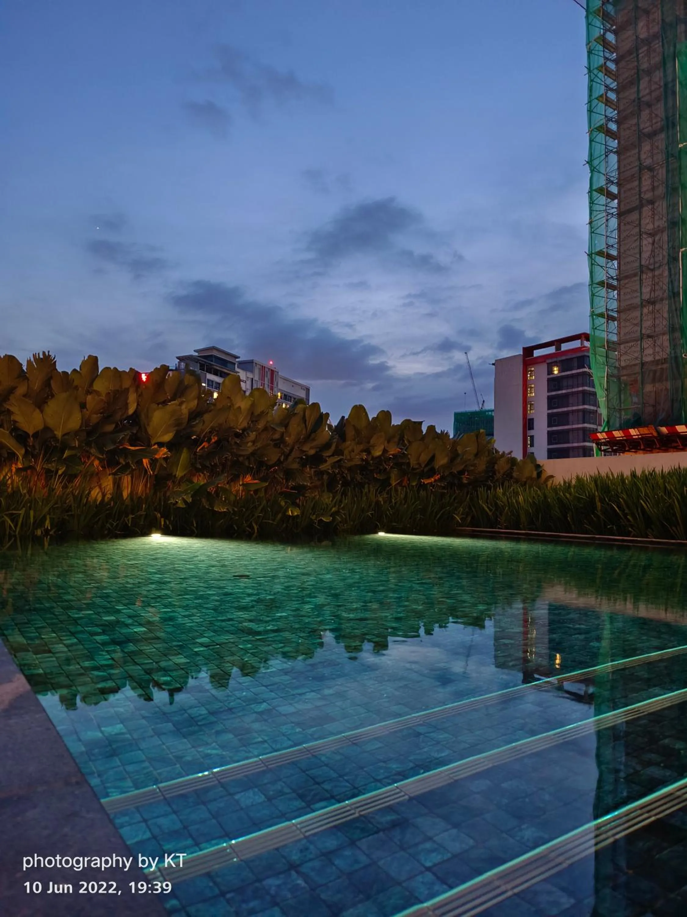 Swimming pool in UNA Serviced Apartment by manatidur