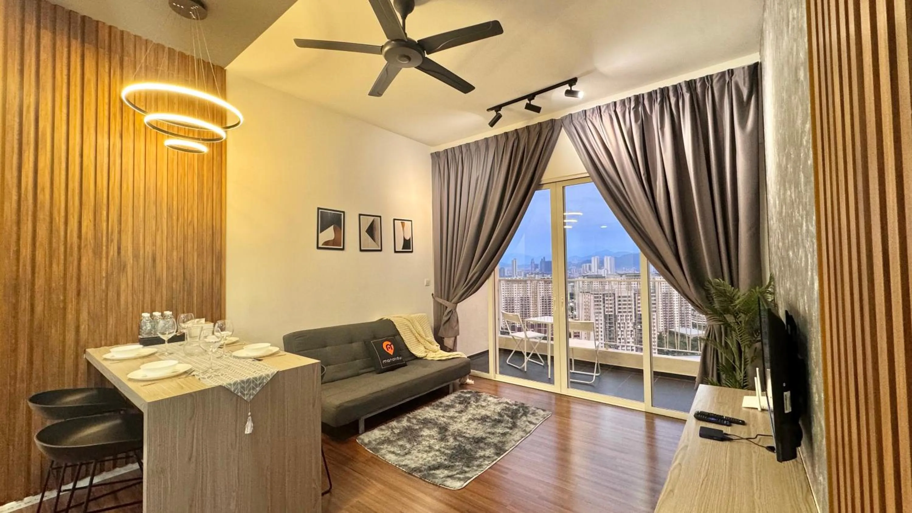 Living room in UNA Serviced Apartment by manatidur