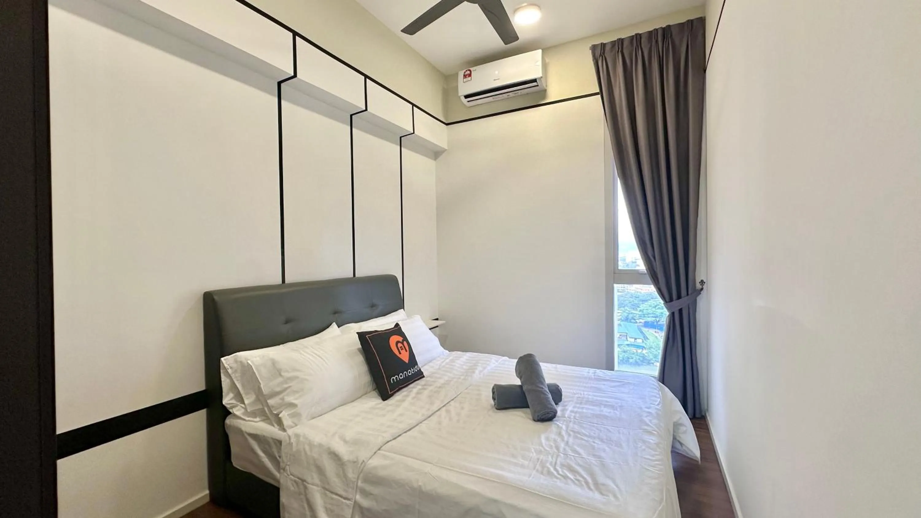 Bedroom, Bed in UNA Serviced Apartment by manatidur