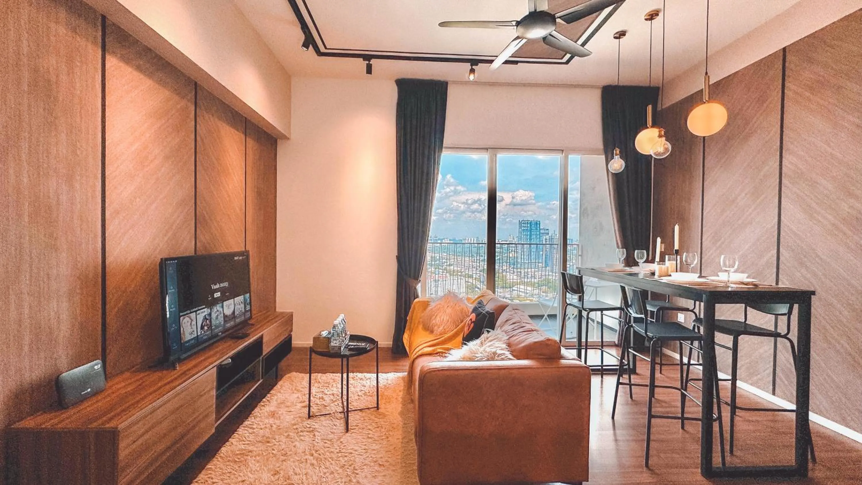 Living room in UNA Serviced Apartment by manatidur