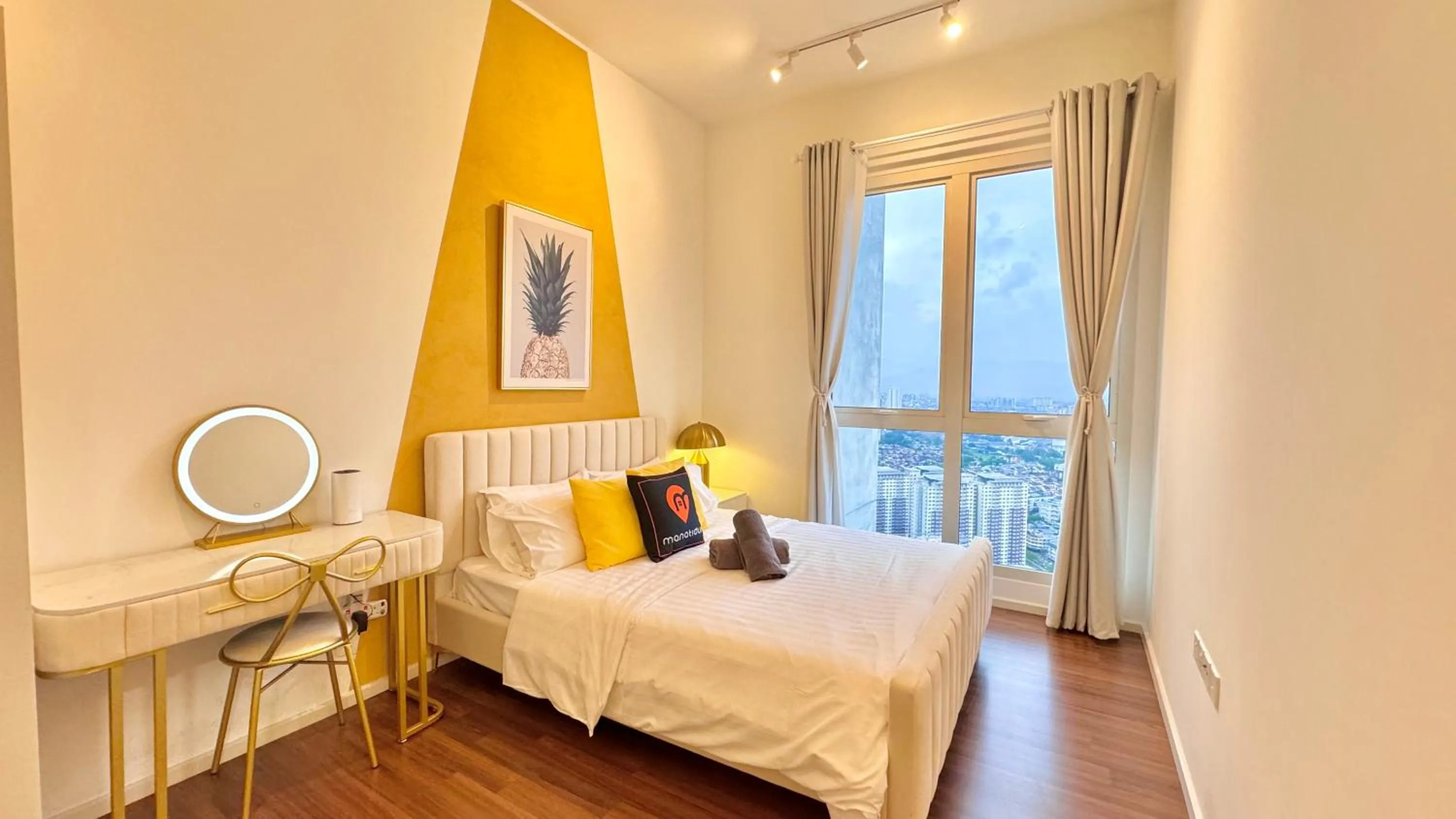 Bedroom, Bed in UNA Serviced Apartment by manatidur