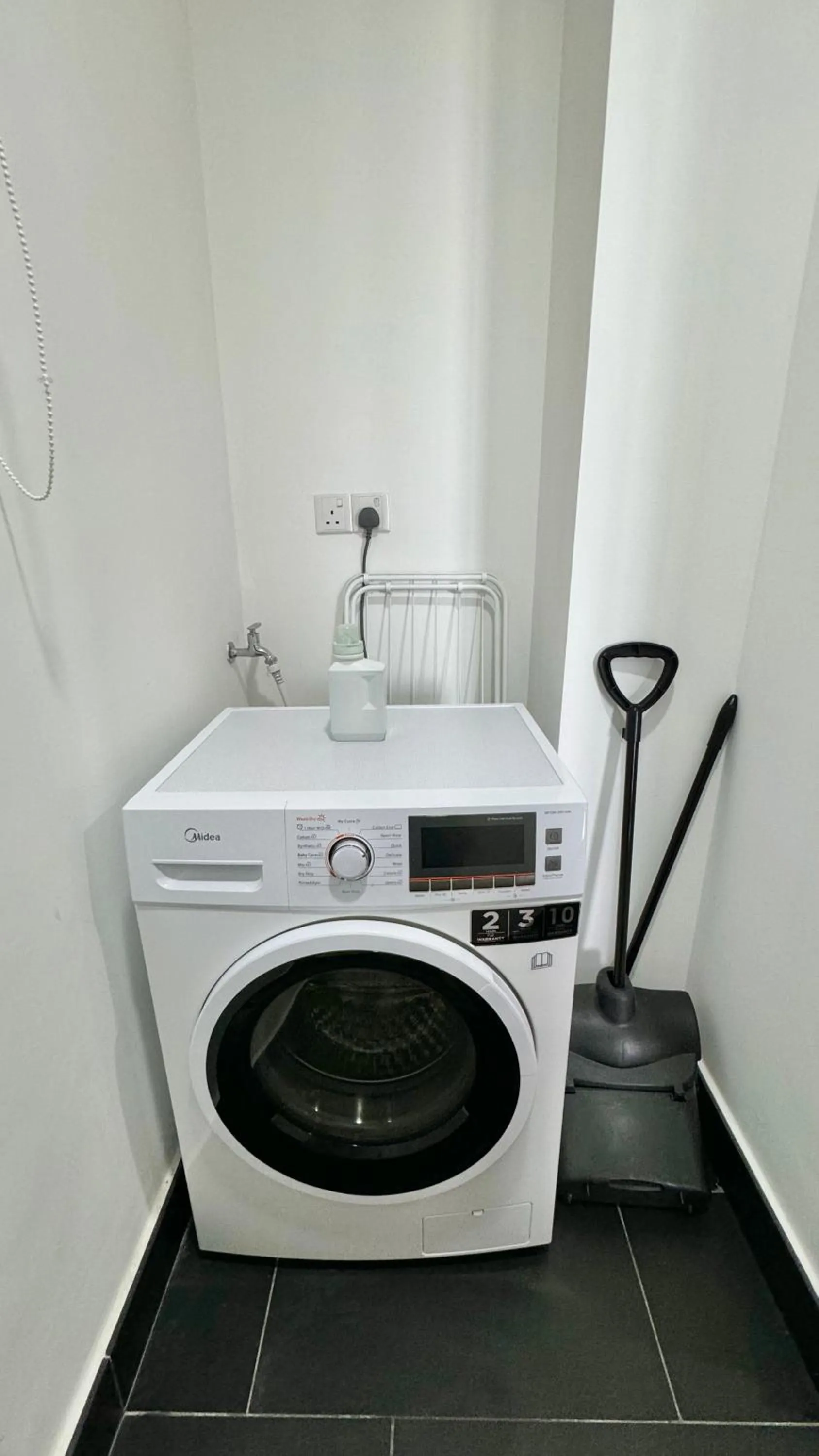 laundry in UNA Serviced Apartment by manatidur