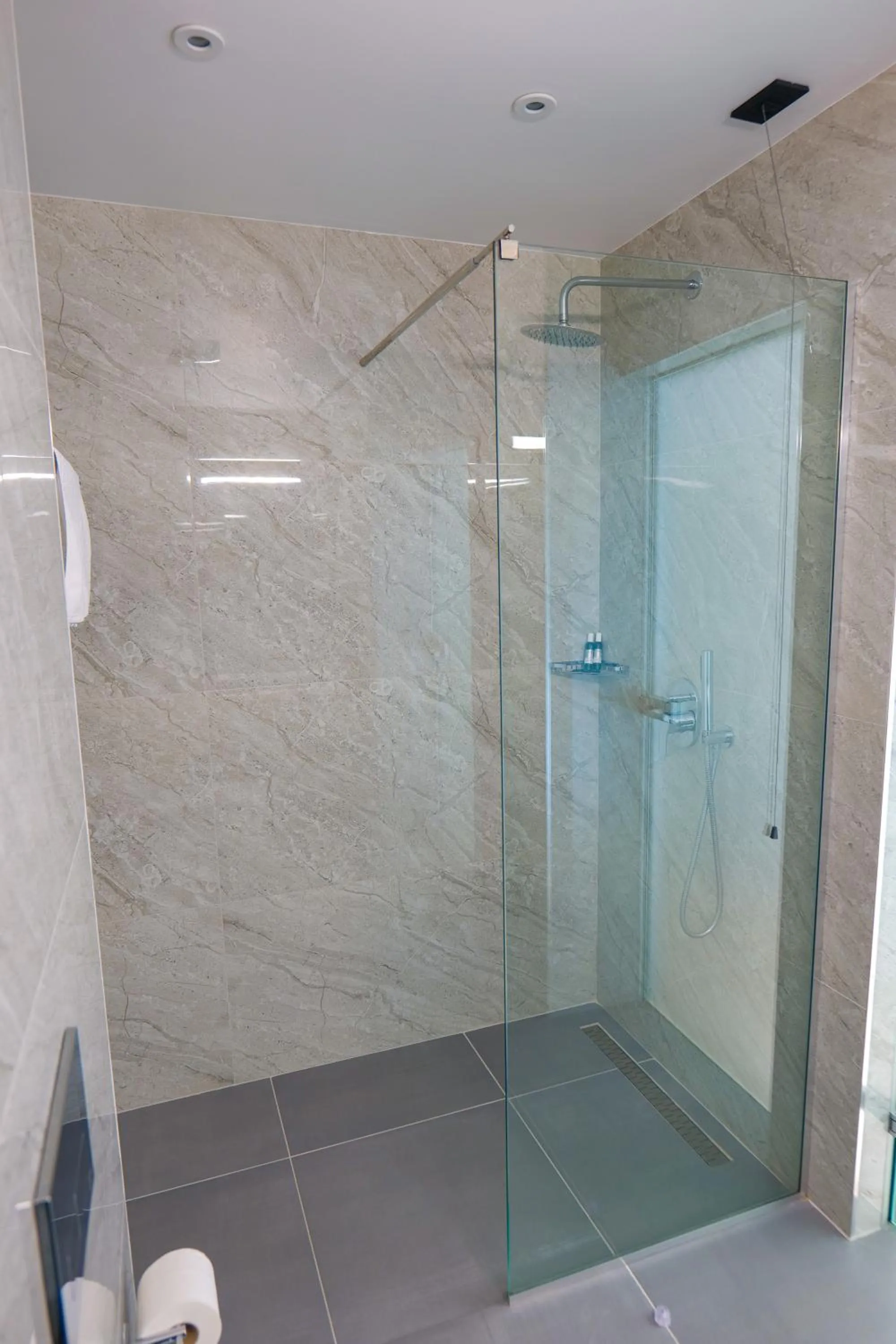 Bathroom in Hotel Nertili