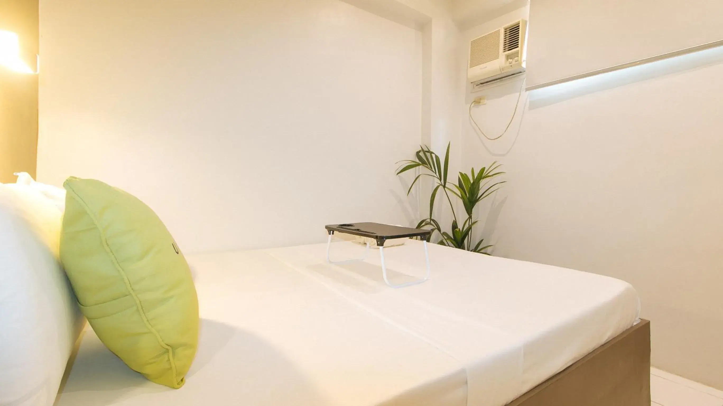 Photo of the whole room in UrbanView at San Antonio's Place Sampaloc Manila Photo of the whole room in UrbanView at San Antonio's Place Sampaloc Manila