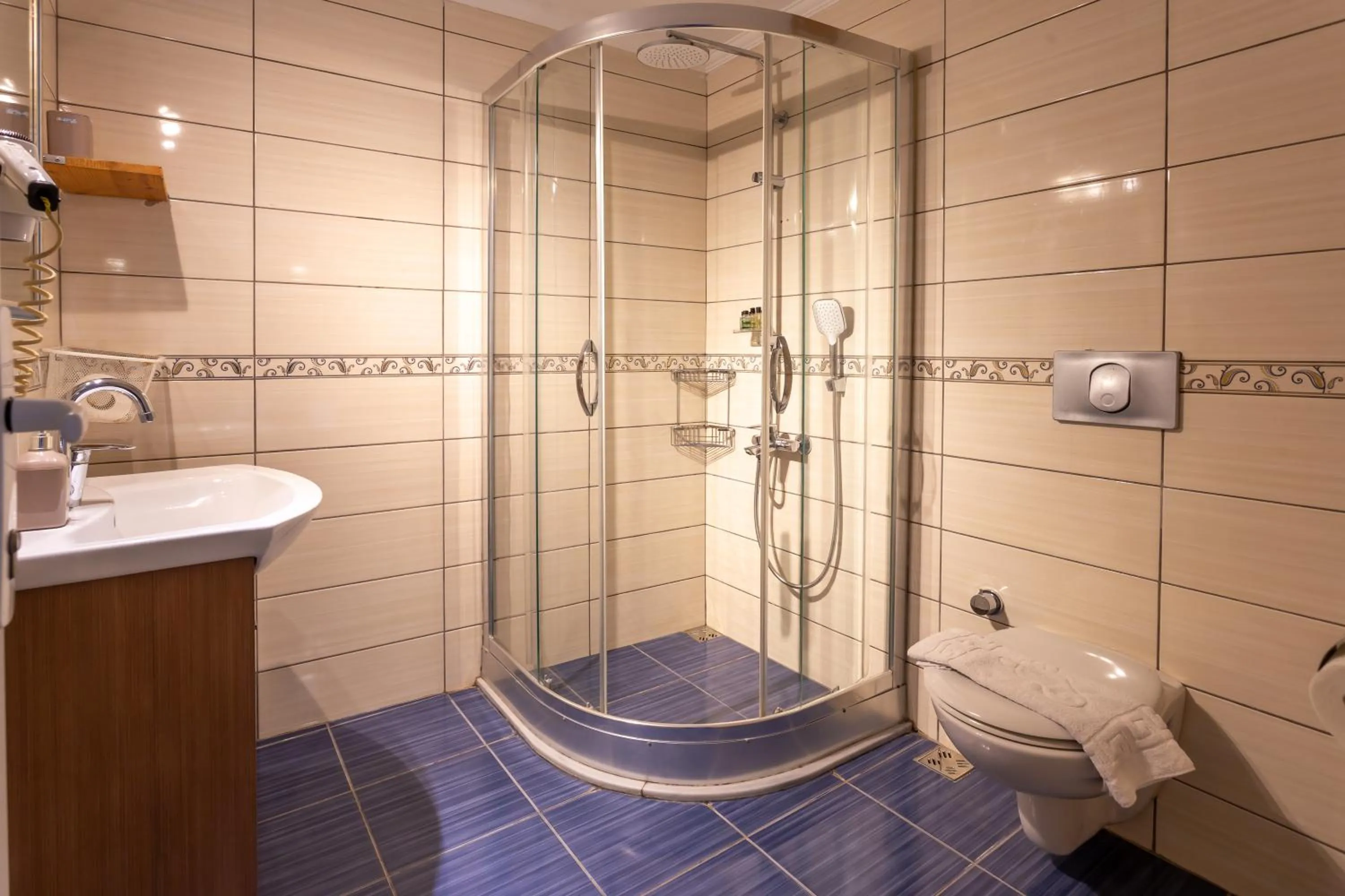 Bathroom in Nest Gunay Otel