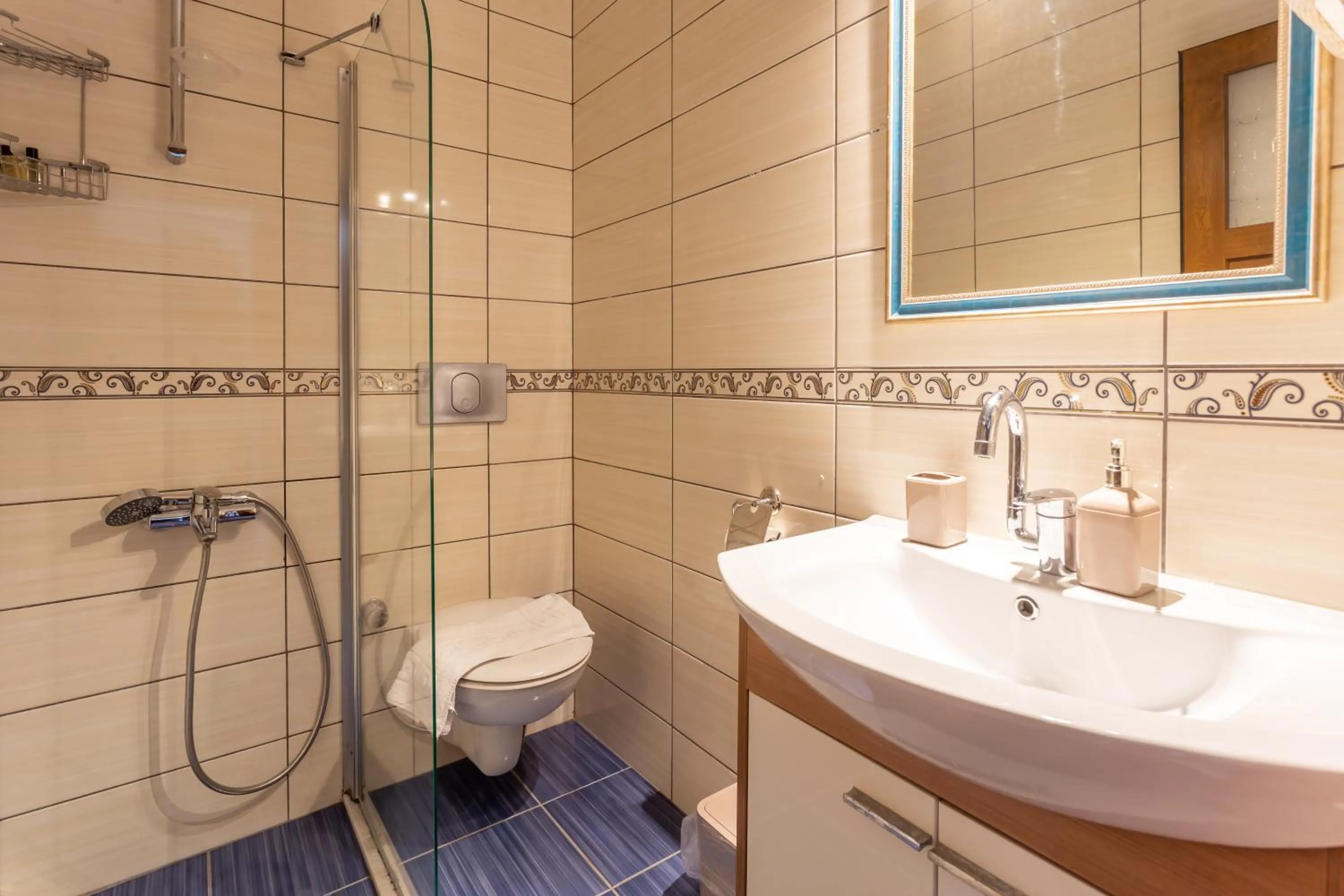 Bathroom in Nest Gunay Otel