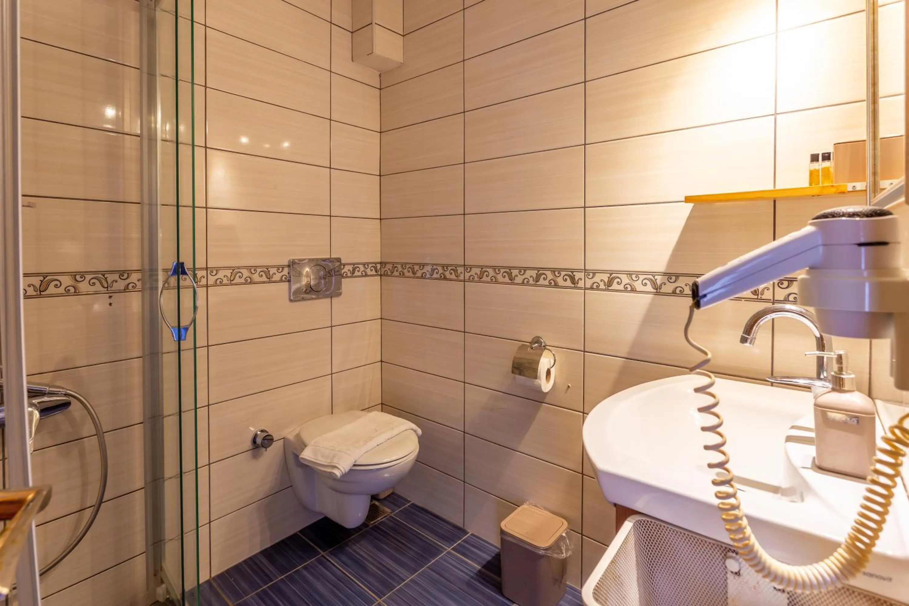 Bathroom in Nest Gunay Otel