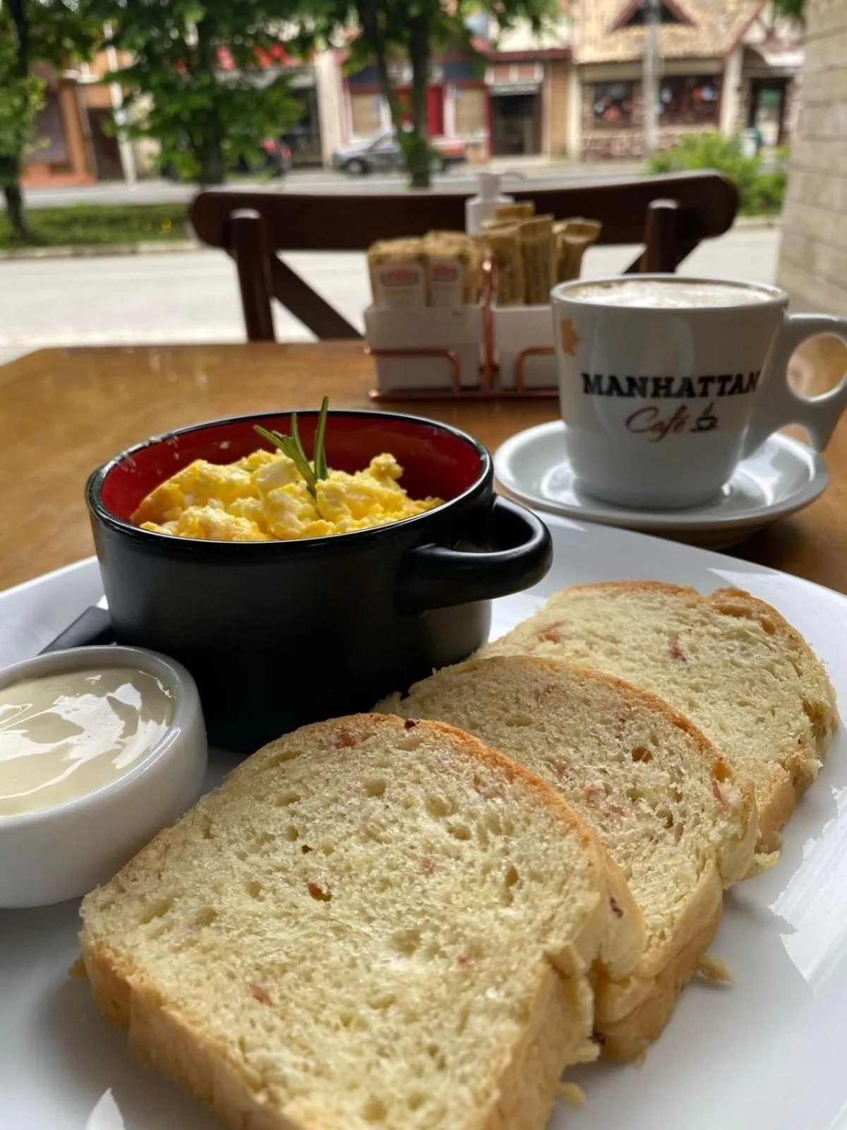 Breakfast in Casa Três Rios - Campos do Jordão