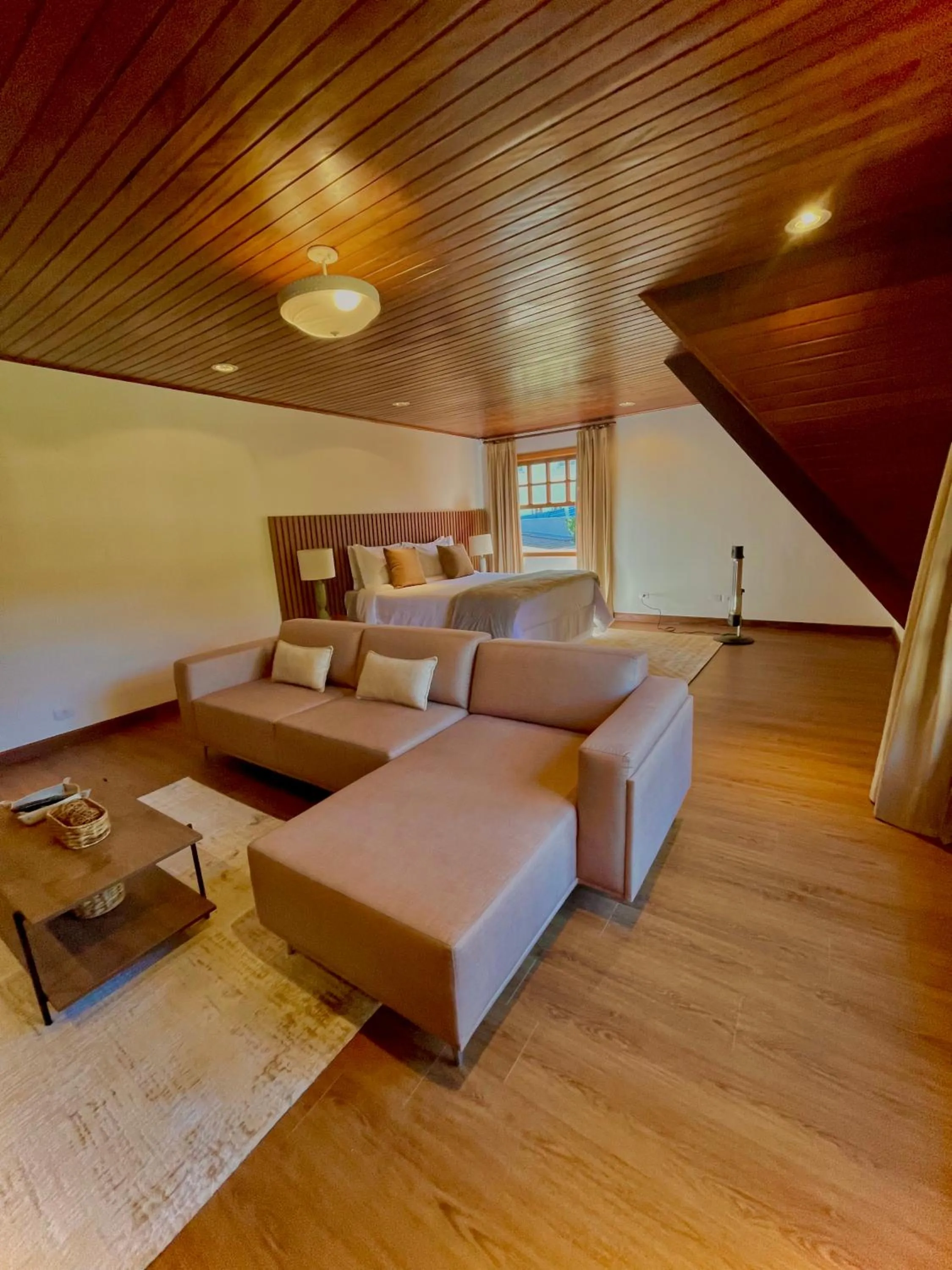 Seating area in Casa Três Rios - Campos do Jordão