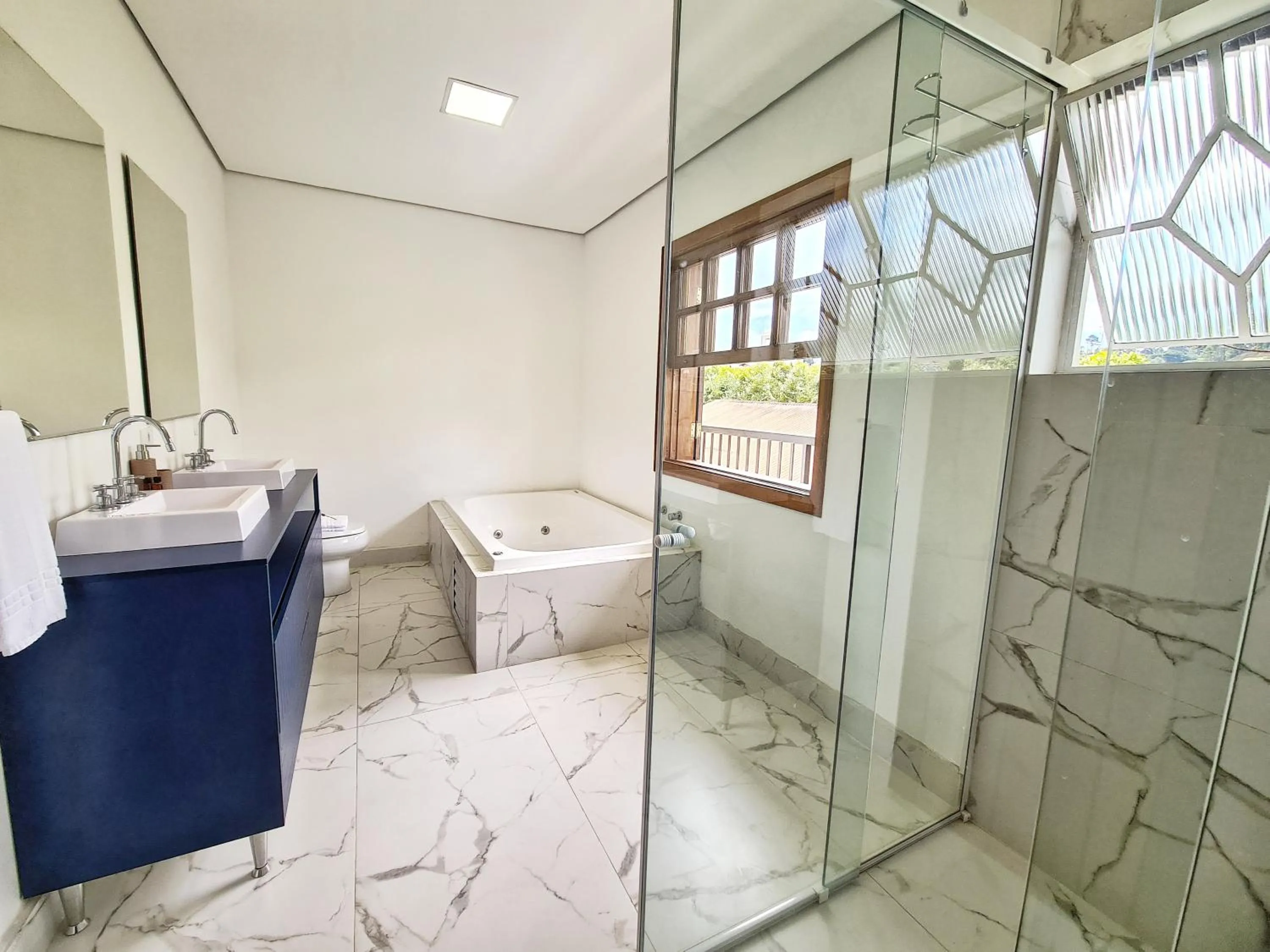 Hot Tub in Casa Três Rios - Campos do Jordão