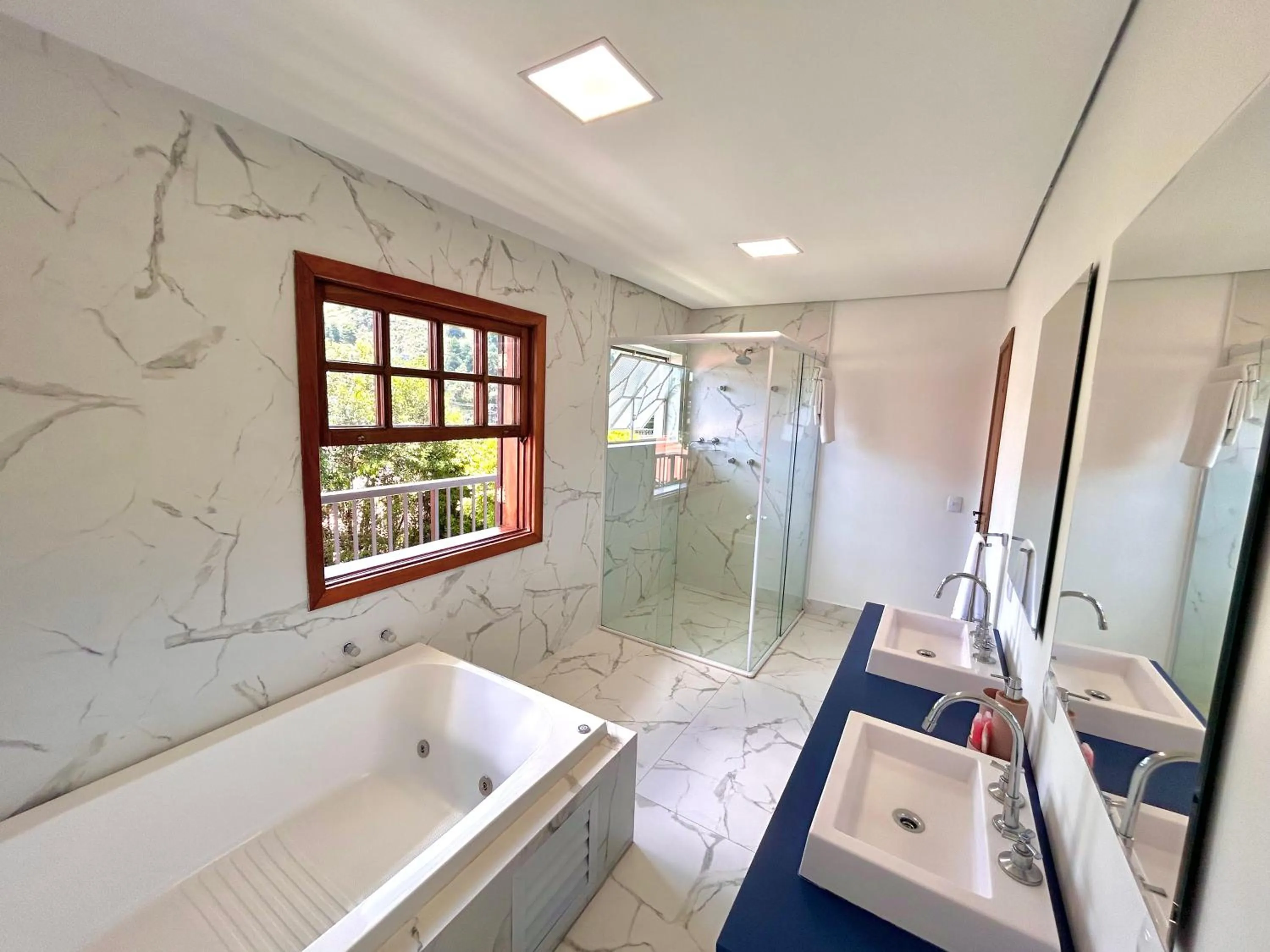 Shower in Casa Três Rios - Campos do Jordão