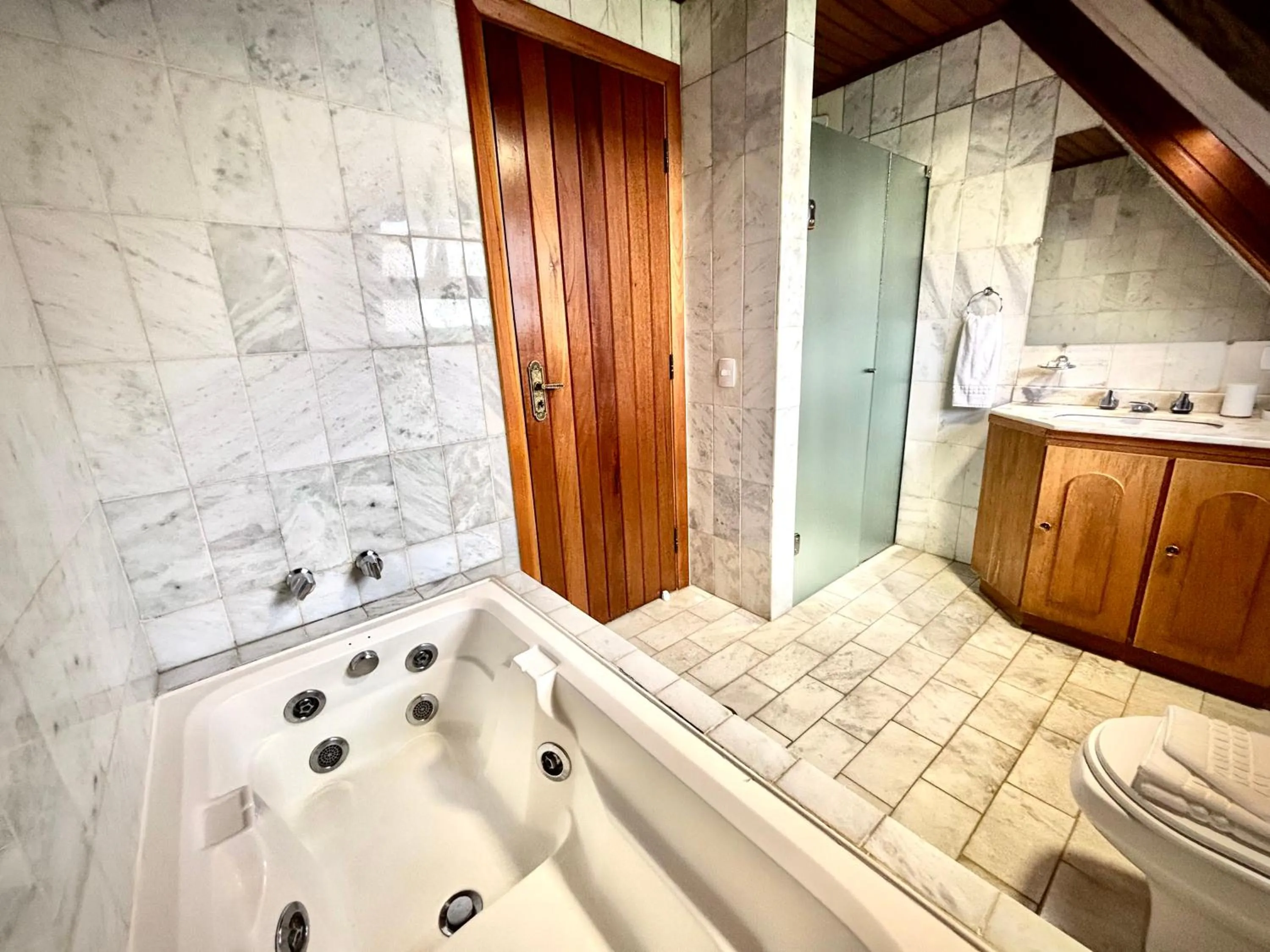 Shower in Casa Três Rios - Campos do Jordão