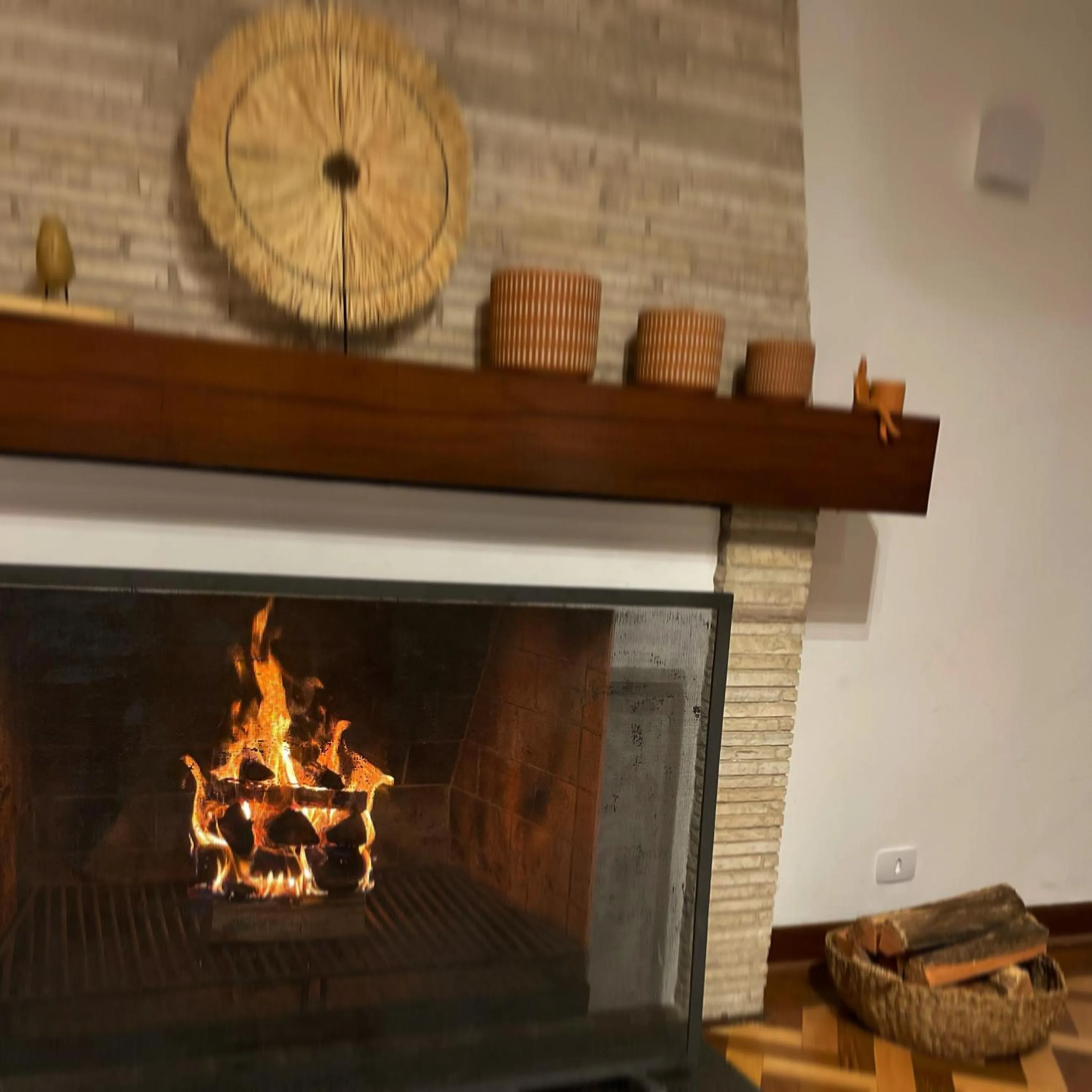 flat iron in Casa Três Rios - Campos do Jordão