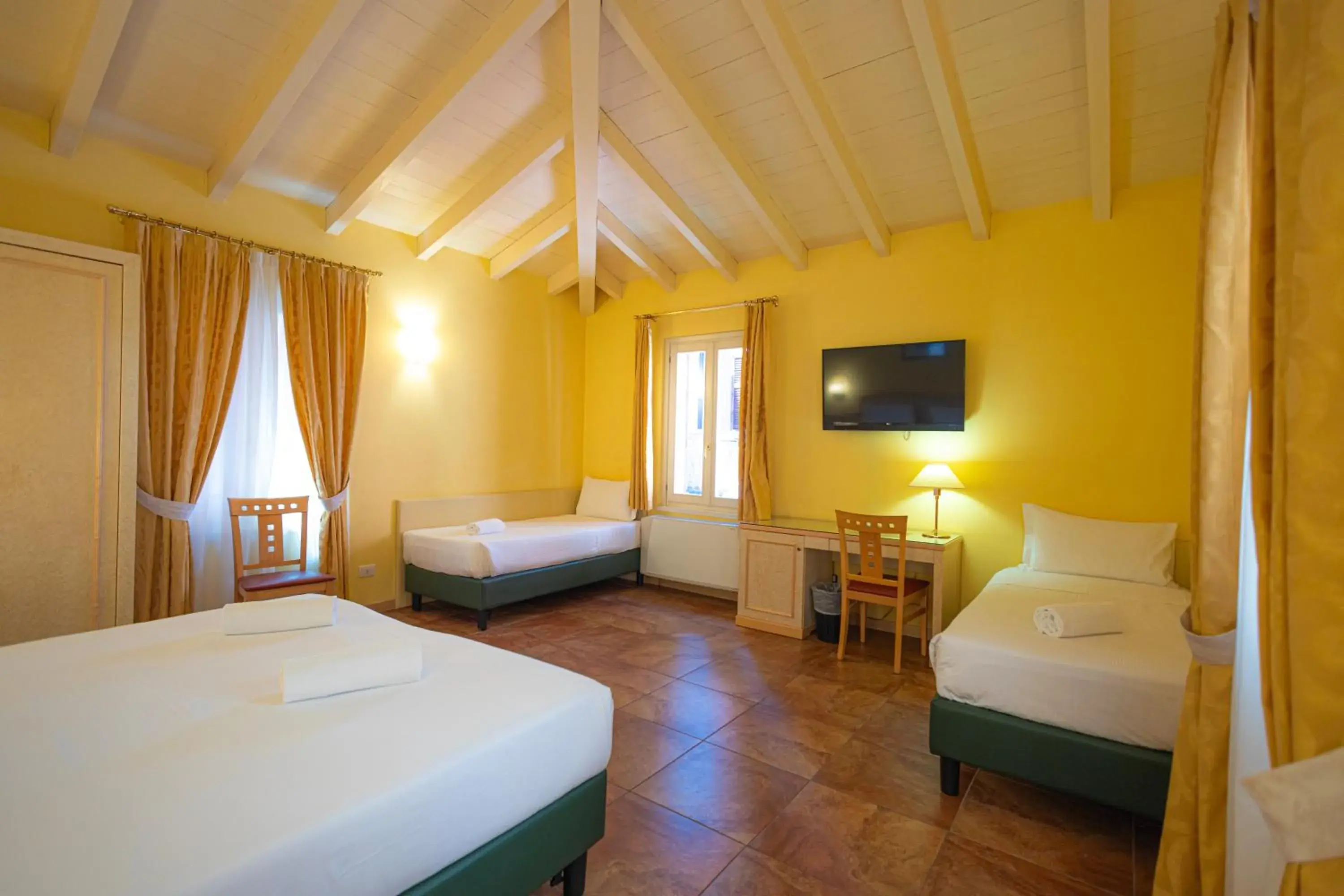 Classic Quadruple Room in Hotel Belvedere San Gottardo by LVG Hotel Collection Classic Quadruple Room in Hotel Belvedere San Gottardo by LVG Hotel Collection