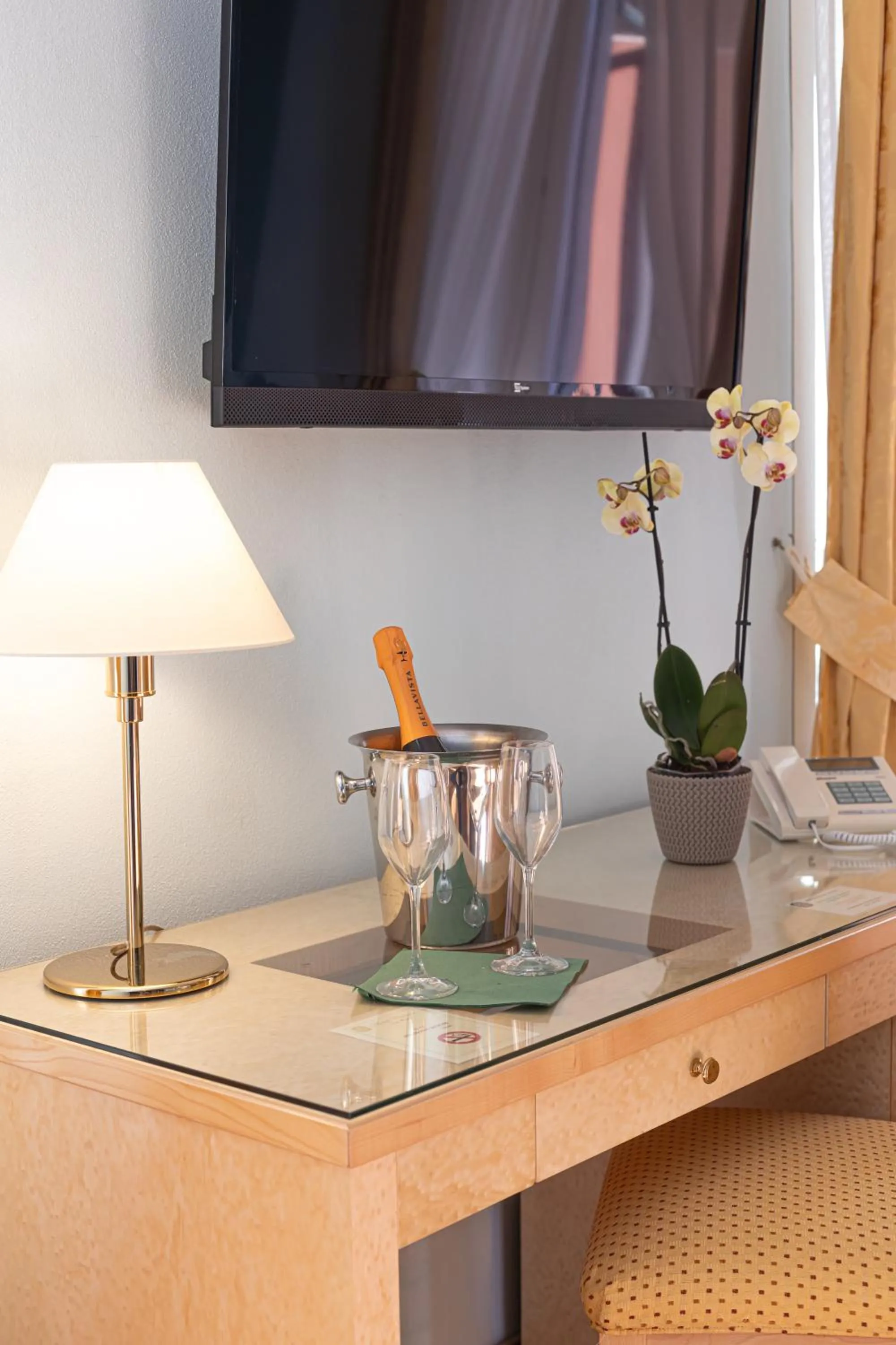 TV and multimedia in LVG Hotel Collection - Belvedere San Gottardo