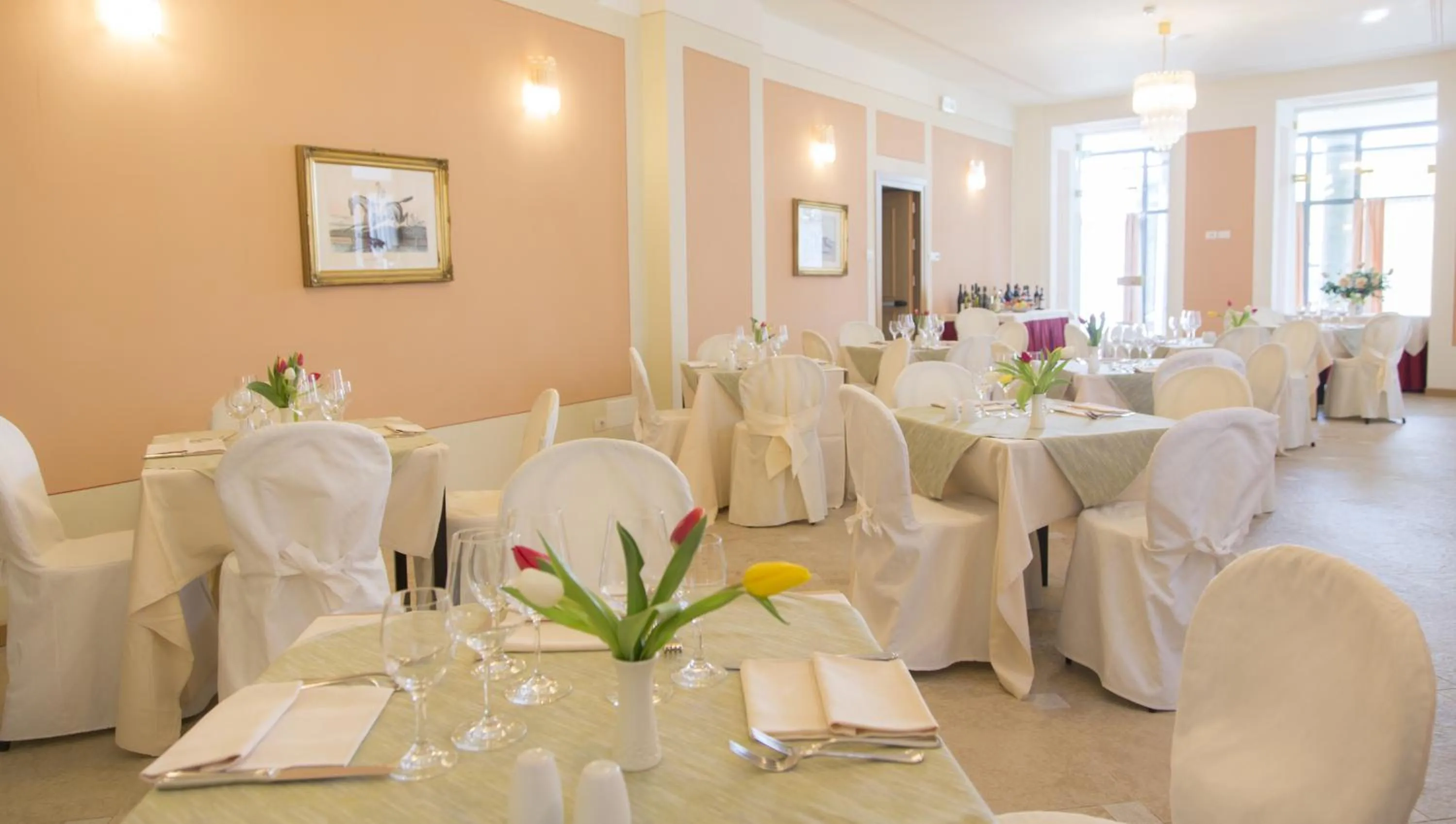 Restaurant/places to eat in LVG Hotel Collection - Belvedere San Gottardo