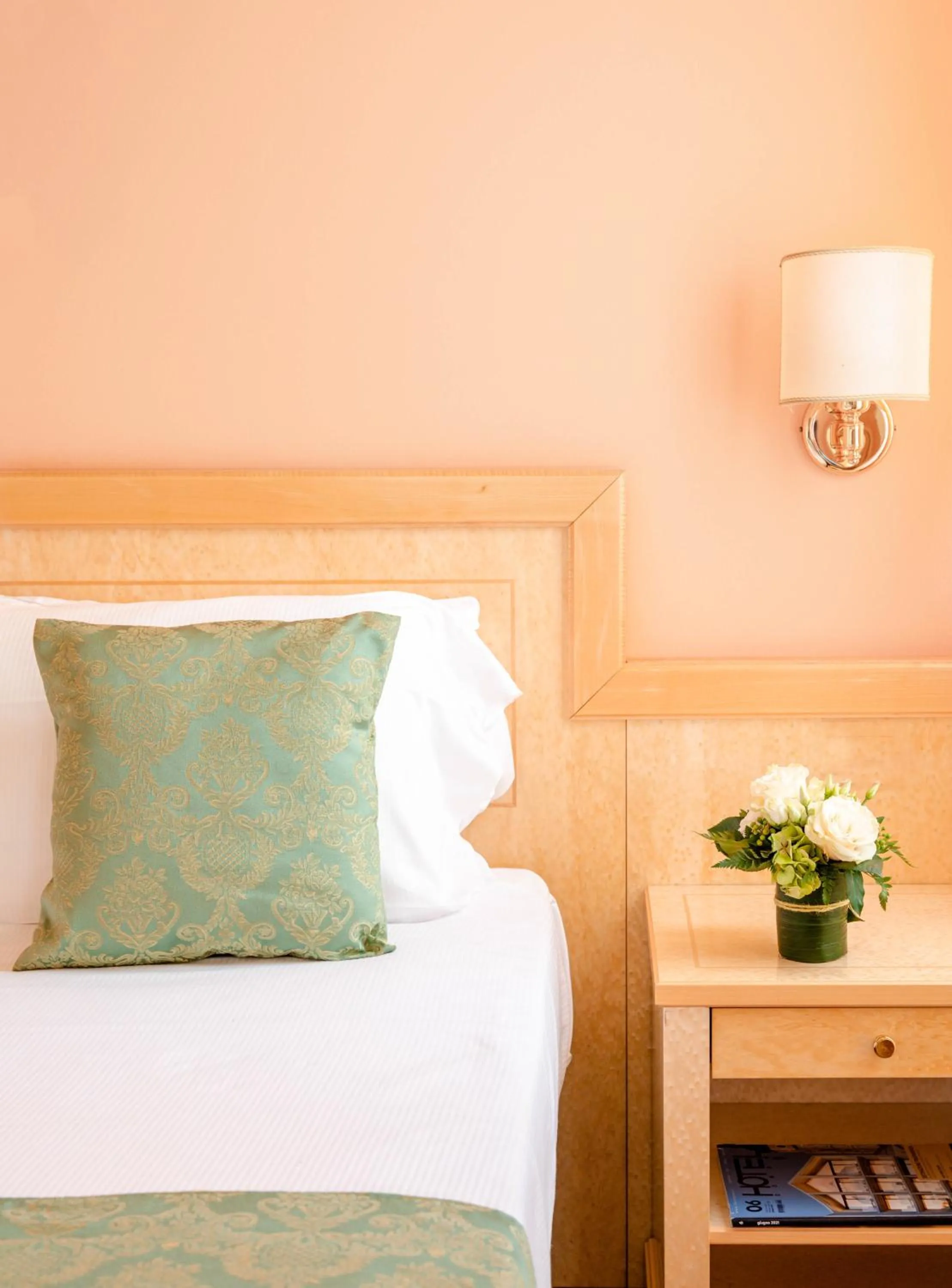 Bed in LVG Hotel Collection - Belvedere San Gottardo