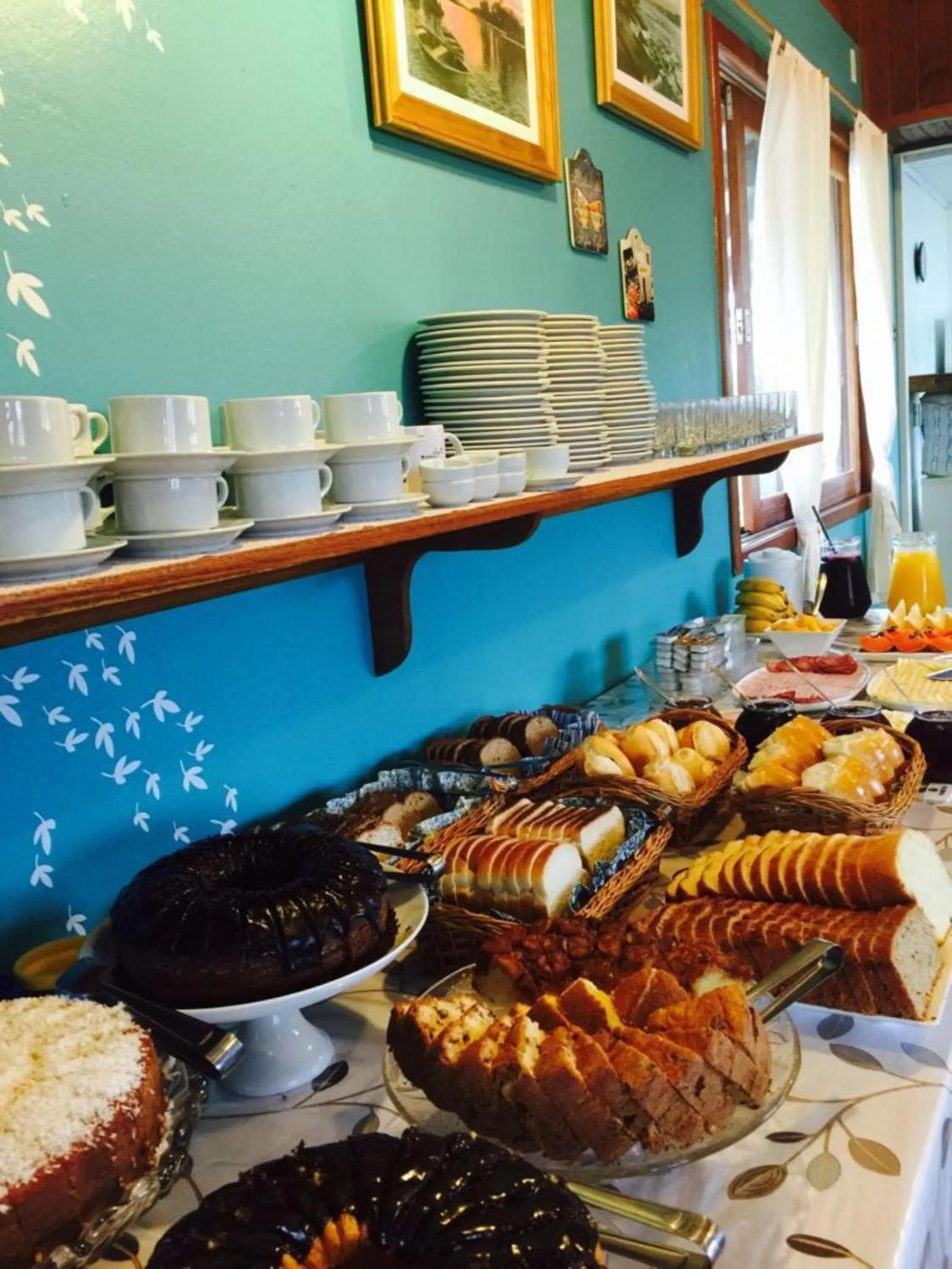 Restaurant/places to eat in Pousada Arquipélago