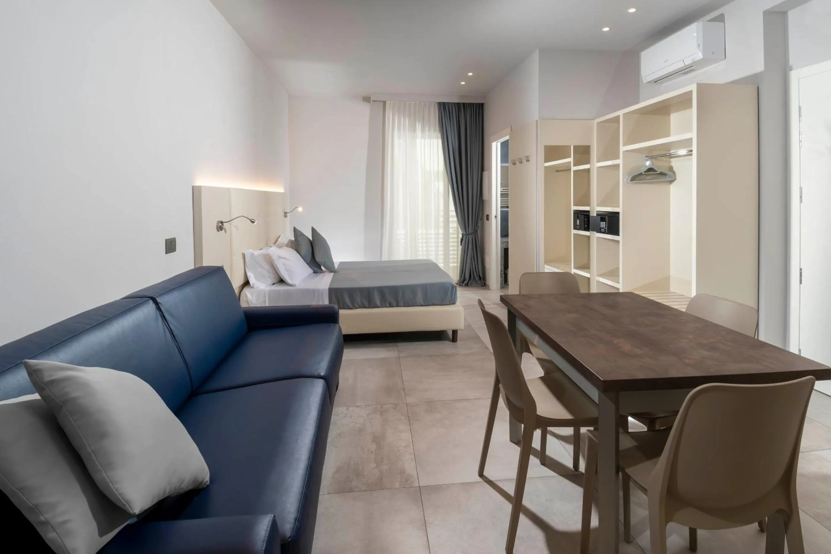 Living room in B&B Primrose Residence Hotel