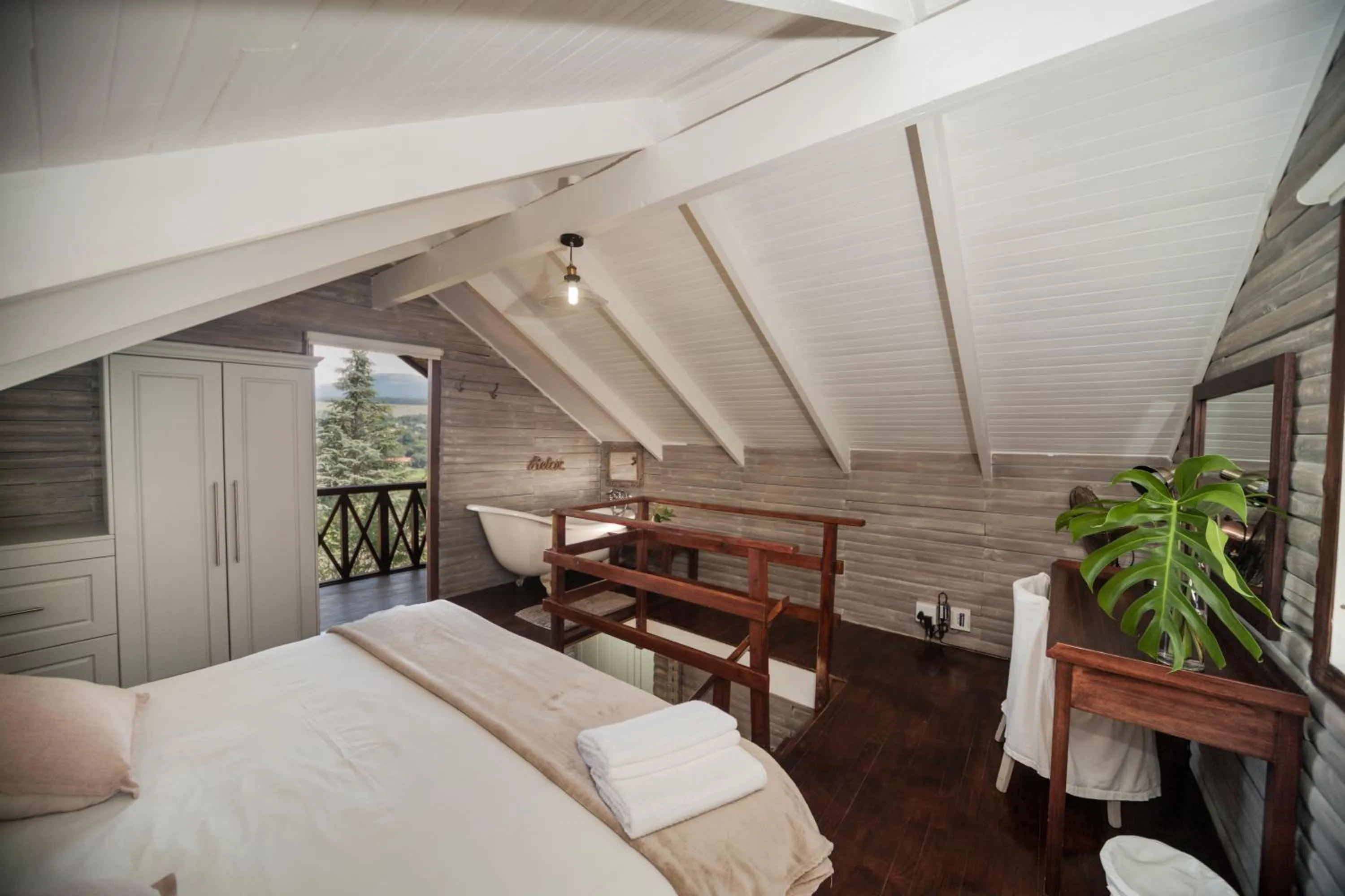 Bedroom, Bed in Viewpoint Estate Accommodation