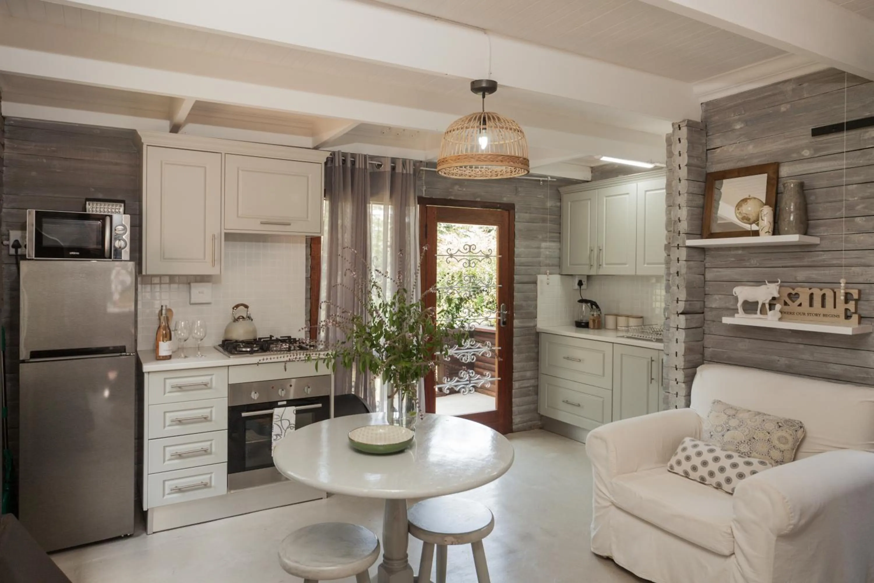 Kitchen or kitchenette in Viewpoint Estate Accommodation