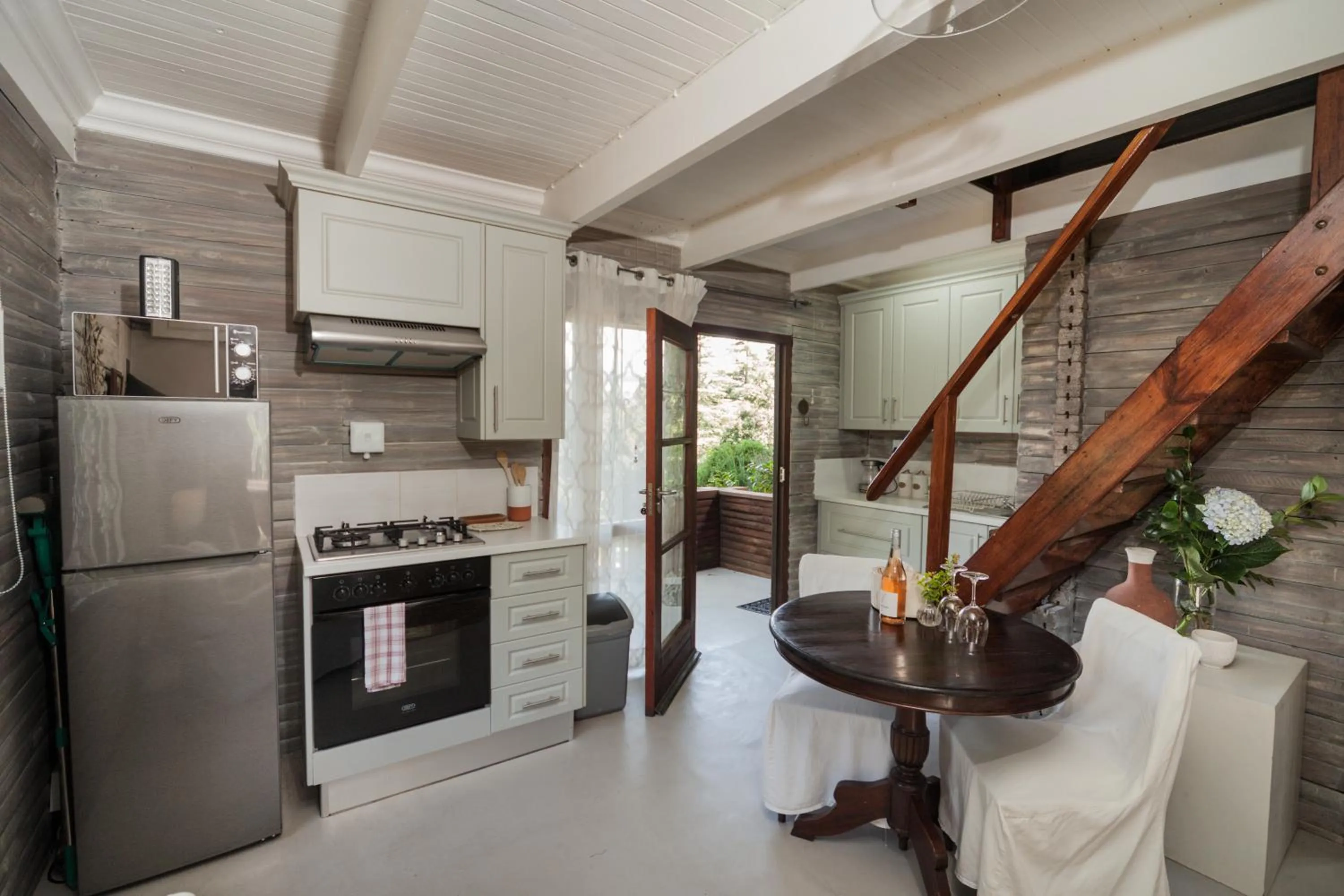 Kitchen or kitchenette in Viewpoint Estate Accommodation