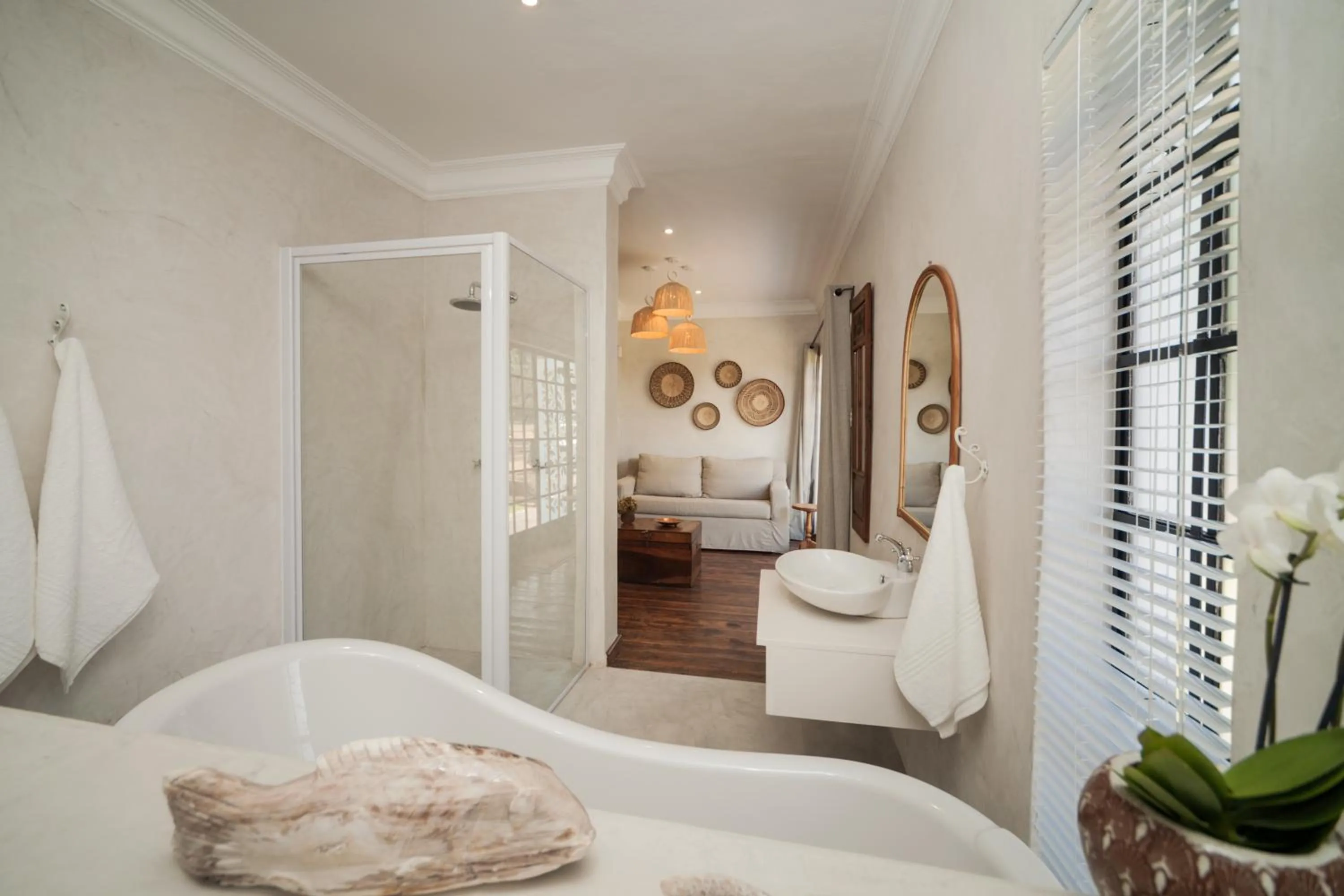 Bathroom, Bed in Viewpoint Estate Accommodation