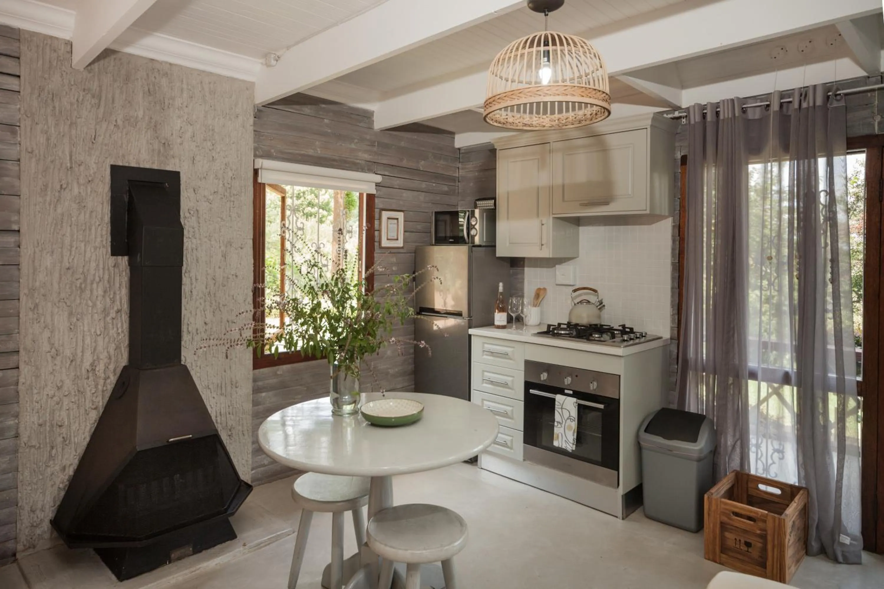 Kitchen or kitchenette in Viewpoint Estate Accommodation