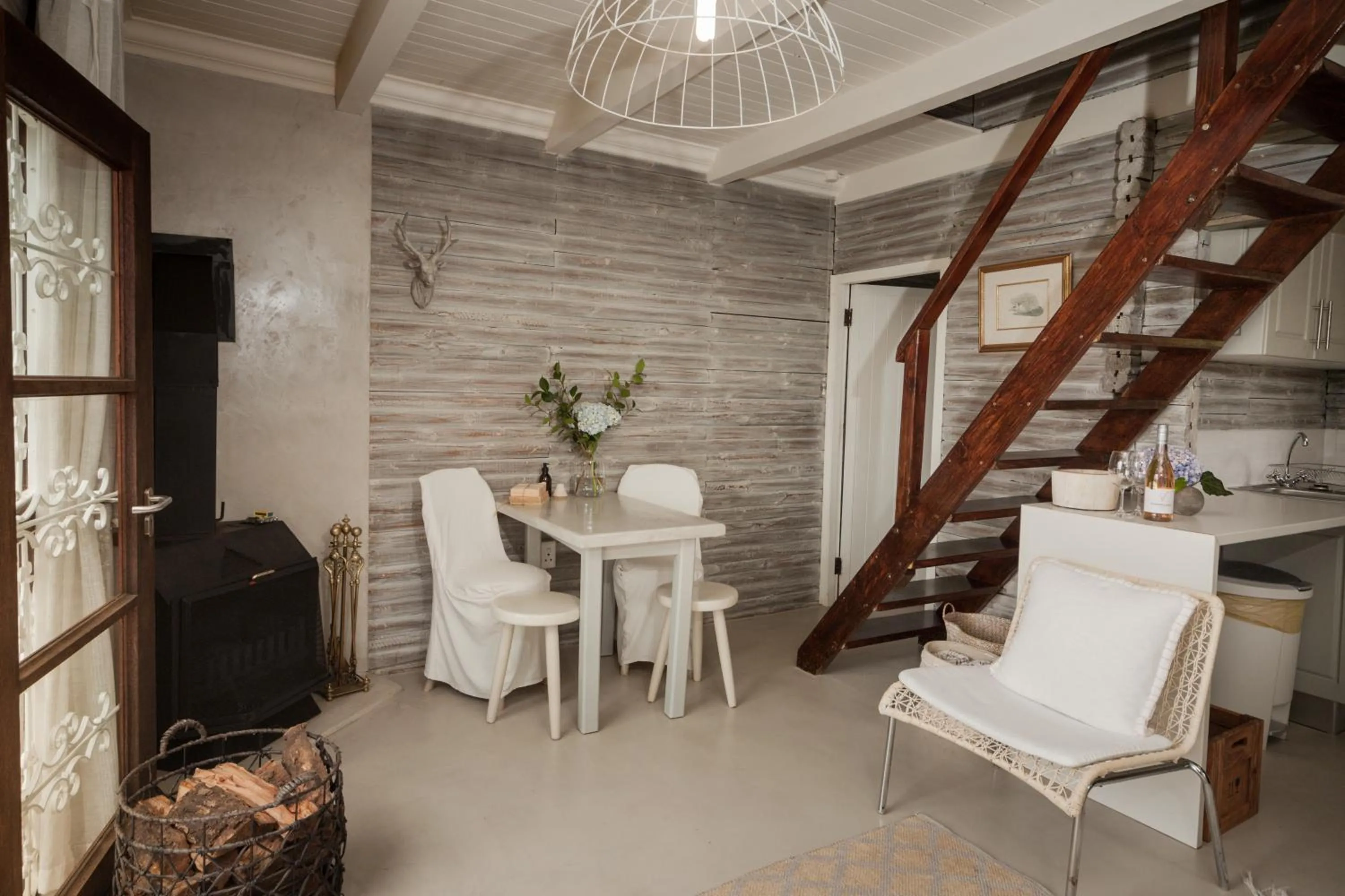 Dining area in Viewpoint Estate Accommodation
