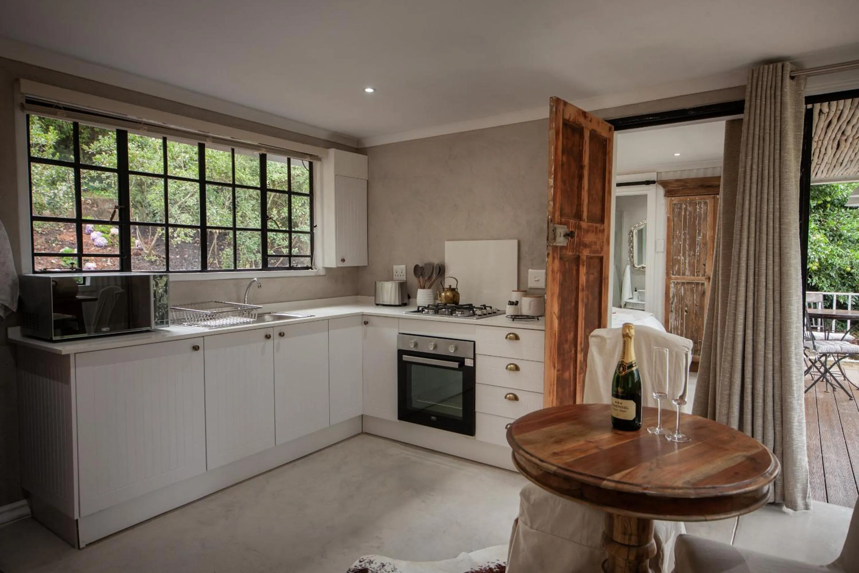 Kitchen or kitchenette in Viewpoint Estate Accommodation
