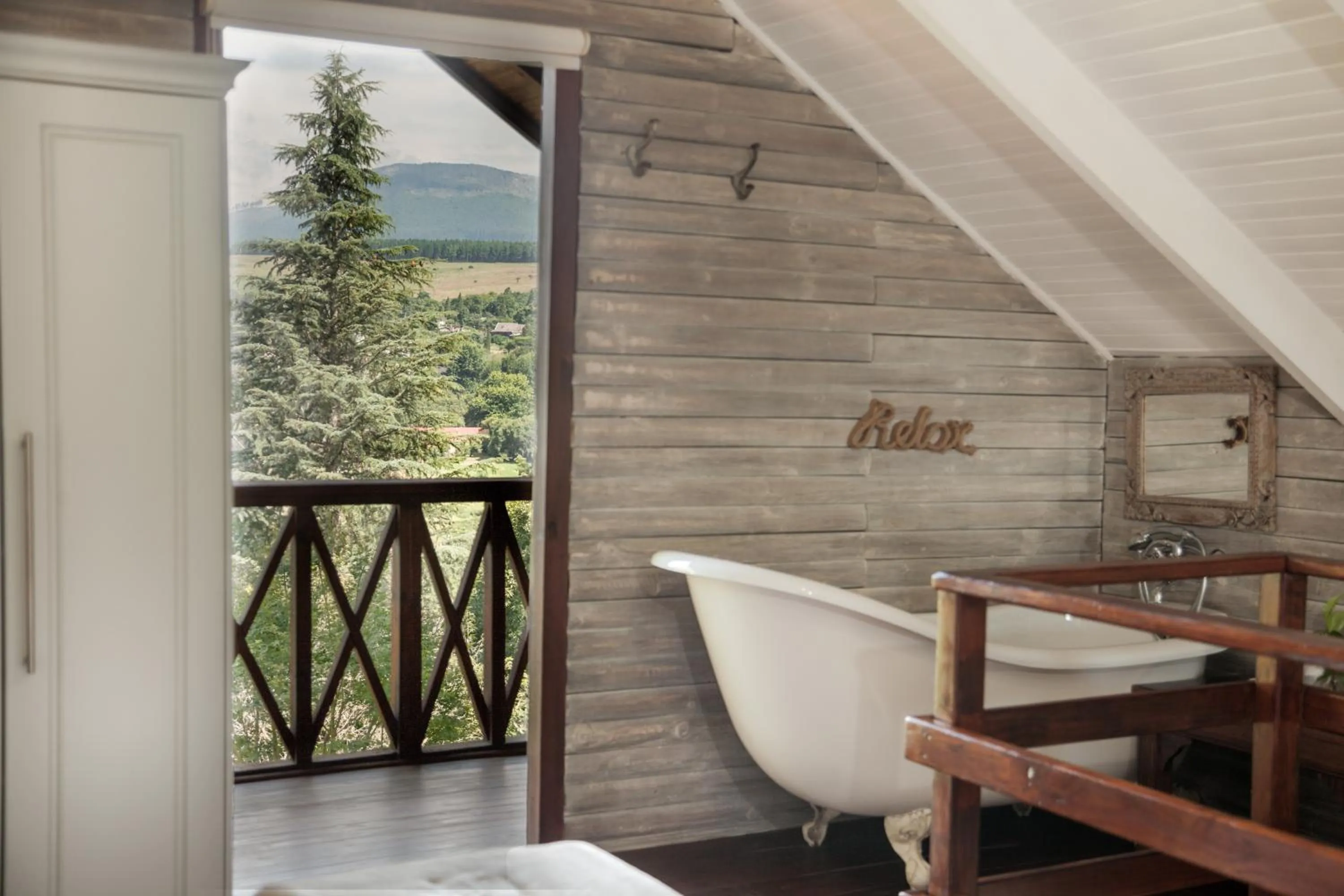 Bath in Viewpoint Estate Accommodation