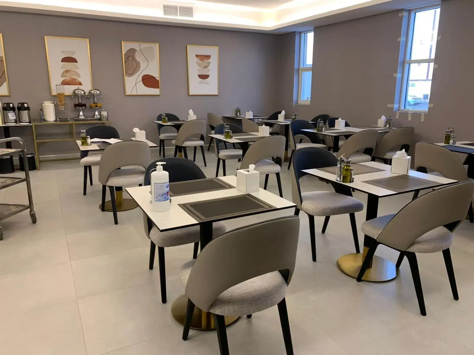 Restaurant/places to eat in Smayah Residence Restaurant/places to eat in Smayah Residence