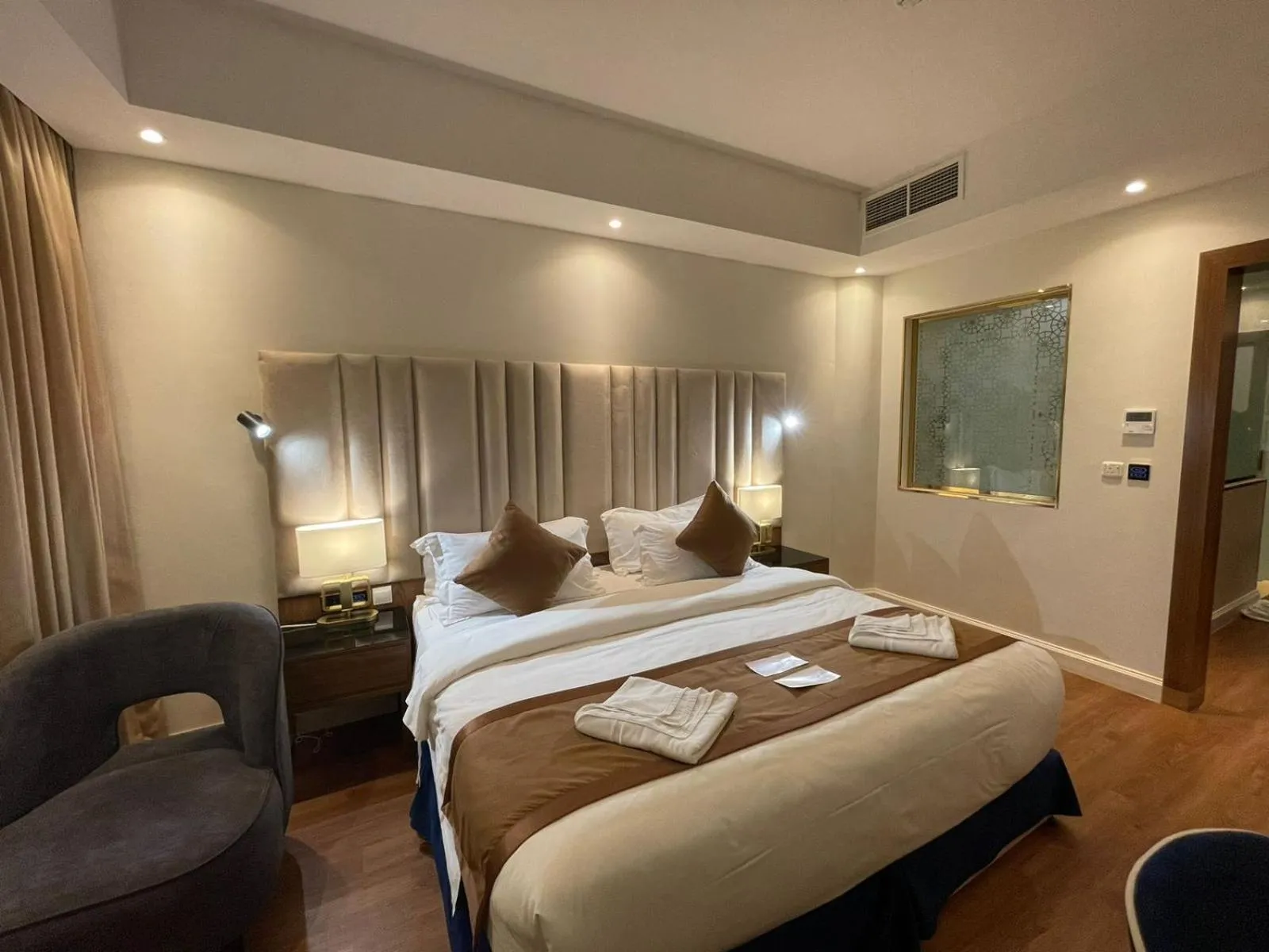 Bed in Smayah Residence Hotel - Riyadh Convention & Exhibition center